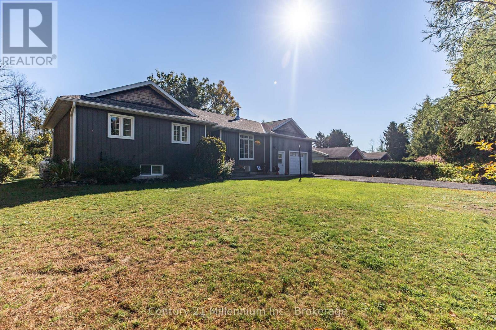 23 Pierce Street N, South Bruce Peninsula, Ontario N0H 2T0 - Photo 5 - X12780952