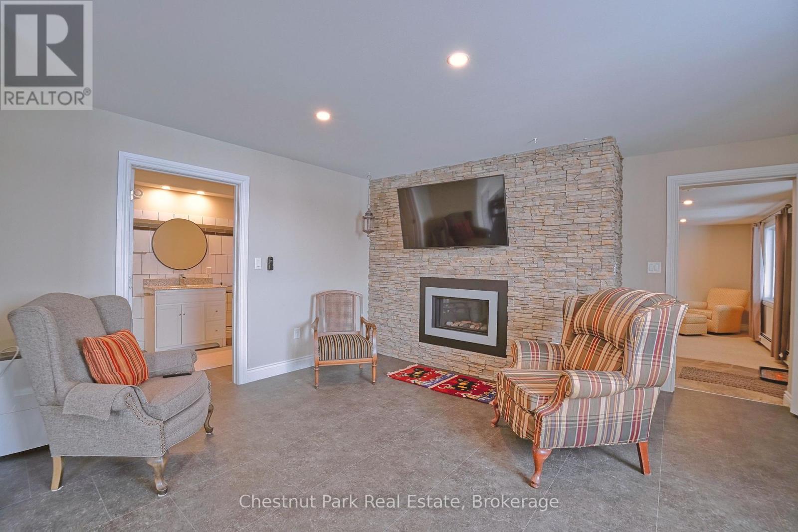 502435 Grey Road 1, Georgian Bluffs, Ontario N0H 2T0 - Photo 2 - X12782326