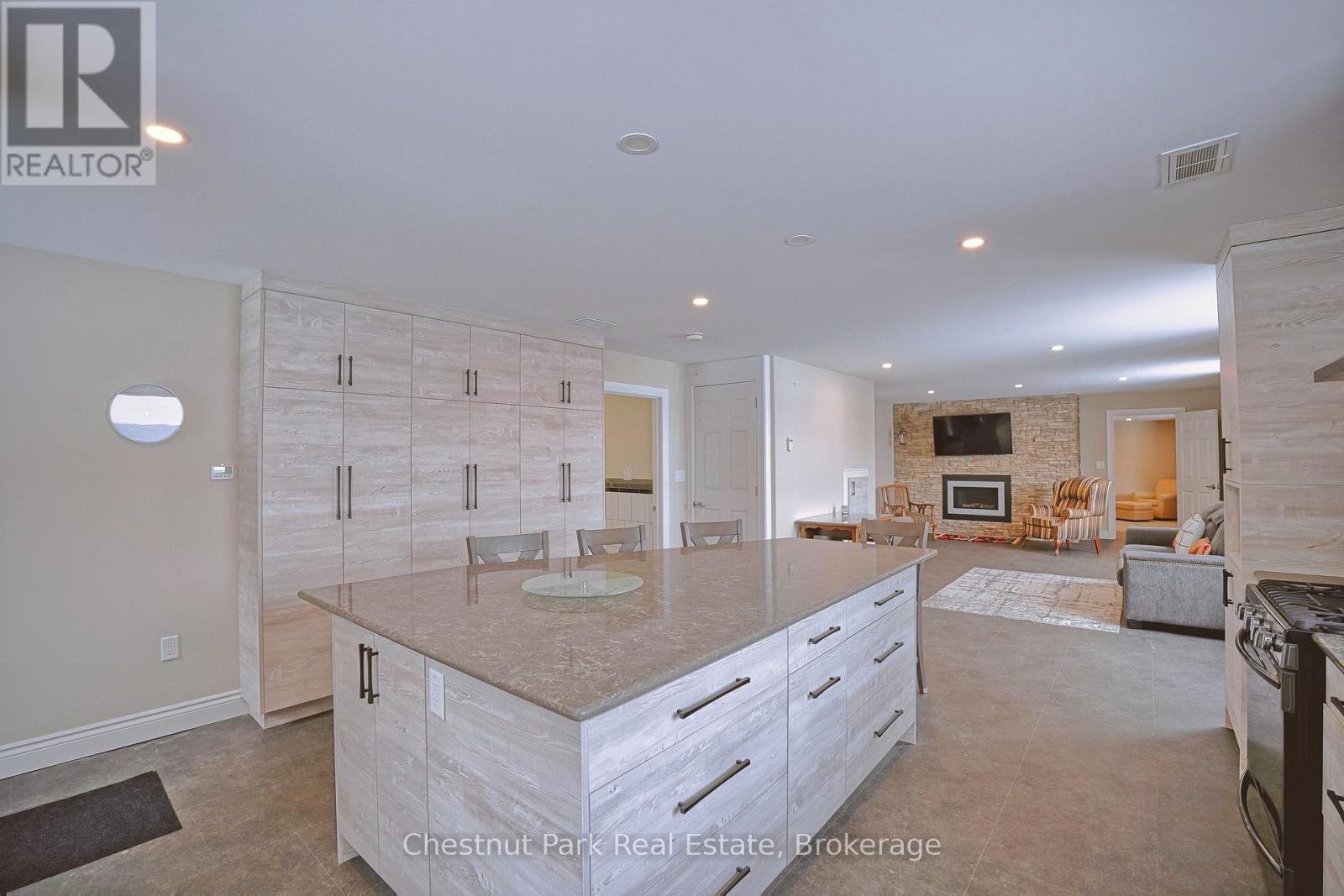 502435 Grey Road 1, Georgian Bluffs, Ontario N0H 2T0 - Photo 4 - X12782326