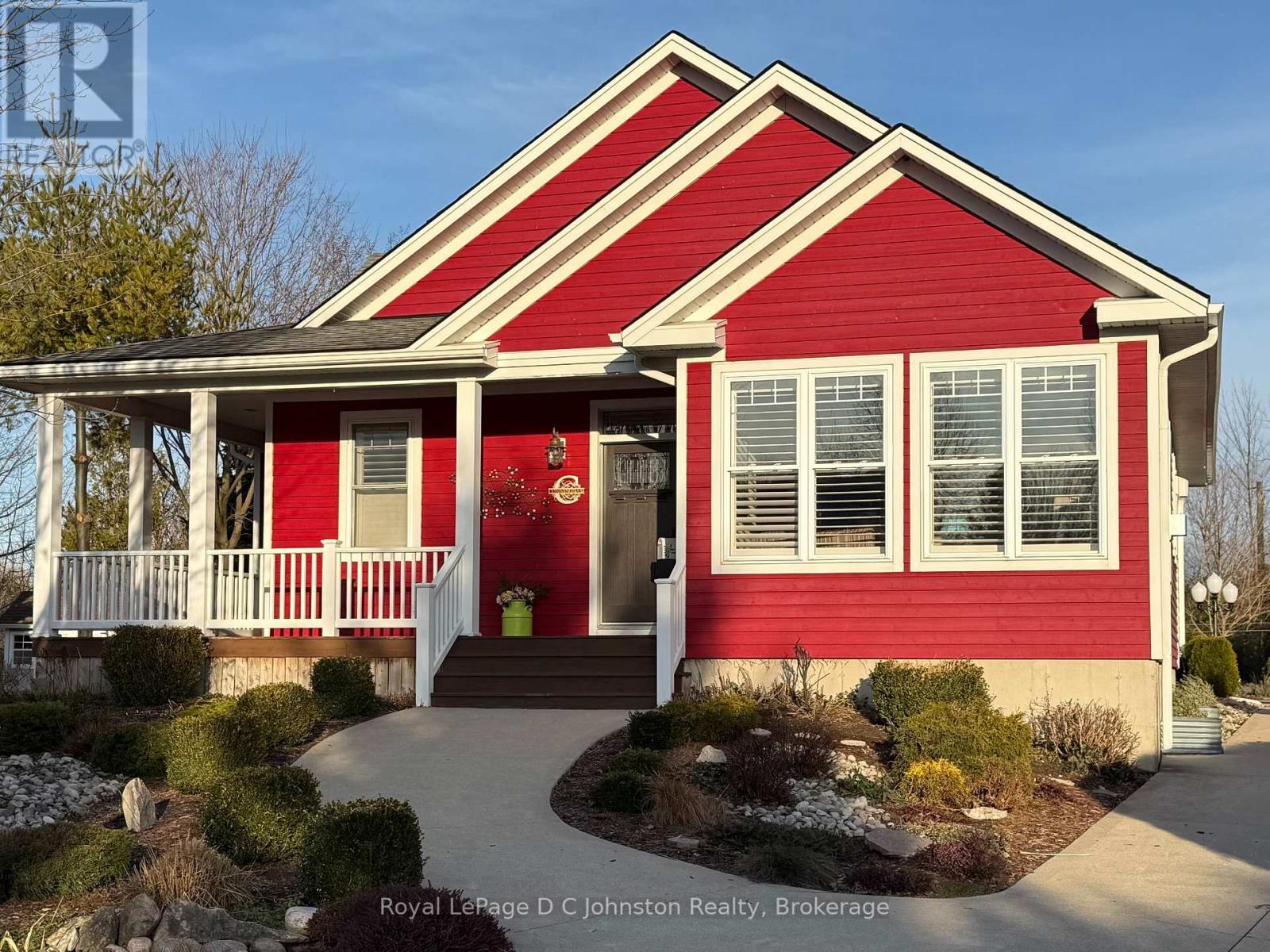 44 Eastgate Drive, Saugeen Shores, Ontario N0H 2L0 - Photo 2 - X12782624