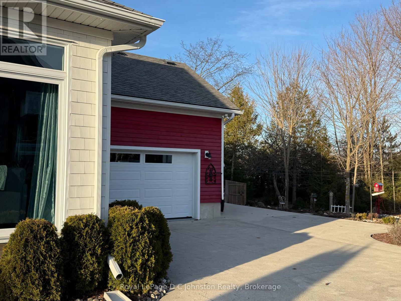 44 Eastgate Drive, Saugeen Shores, Ontario N0H 2L0 - Photo 4 - X12782624