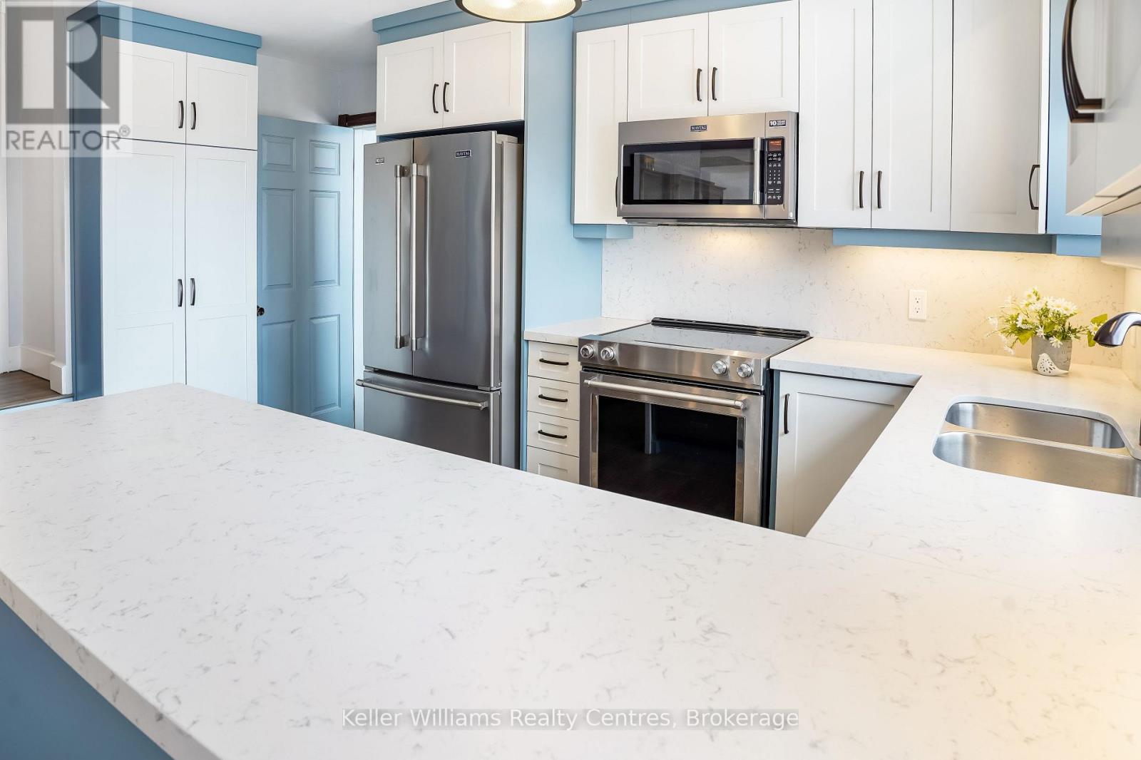 121 Mallory Beach Road, South Bruce Peninsula, Ontario N0H 2T0 - Photo 9 - X12803590