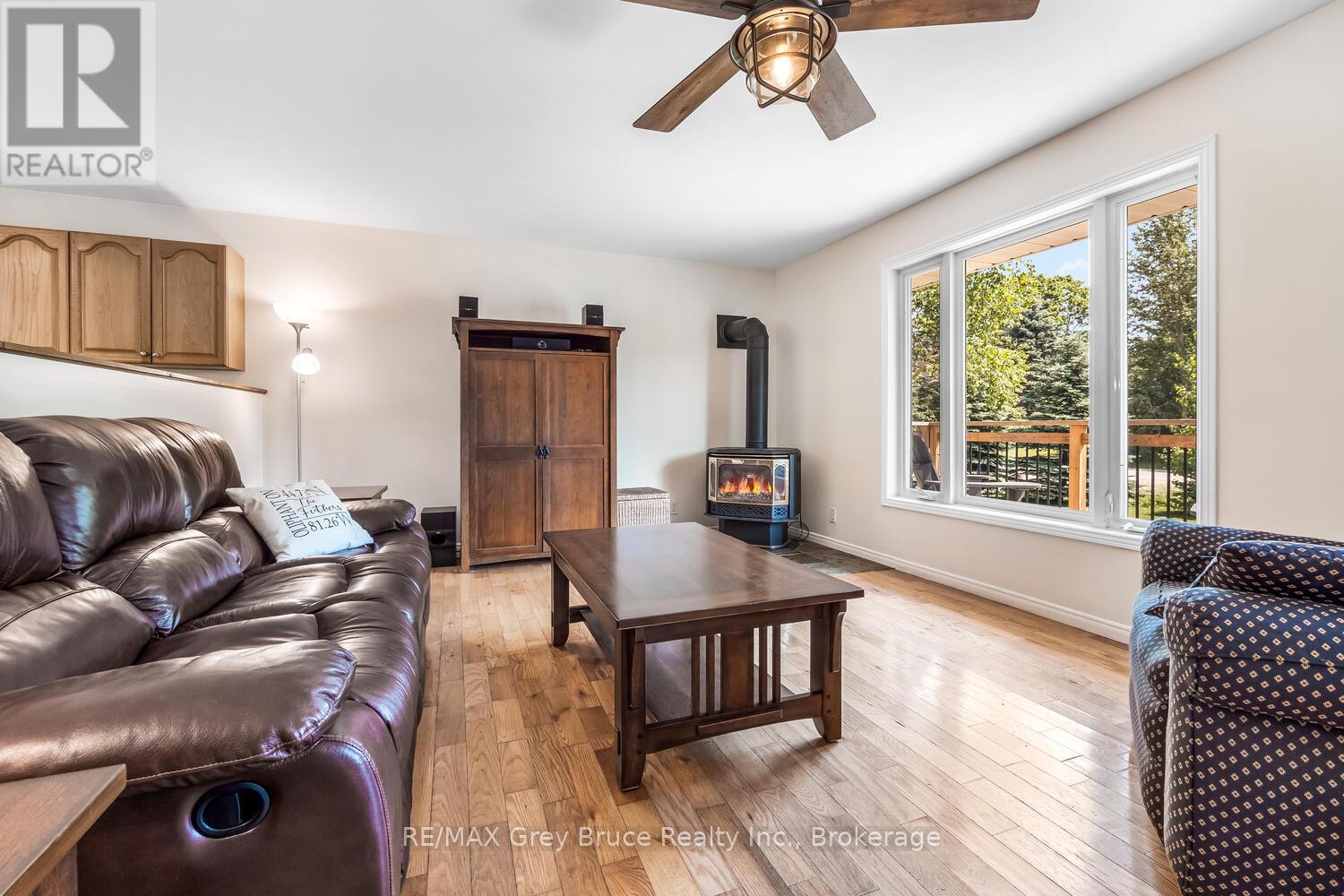 32 Sugarbush Road, South Bruce Peninsula, Ontario N0H 2T0 - Photo 5 - X12808286