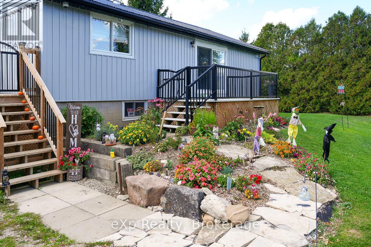 179422 Grey Road 17, Georgian Bluffs, Ontario N0H 2T0 - Photo 1 - X12814170