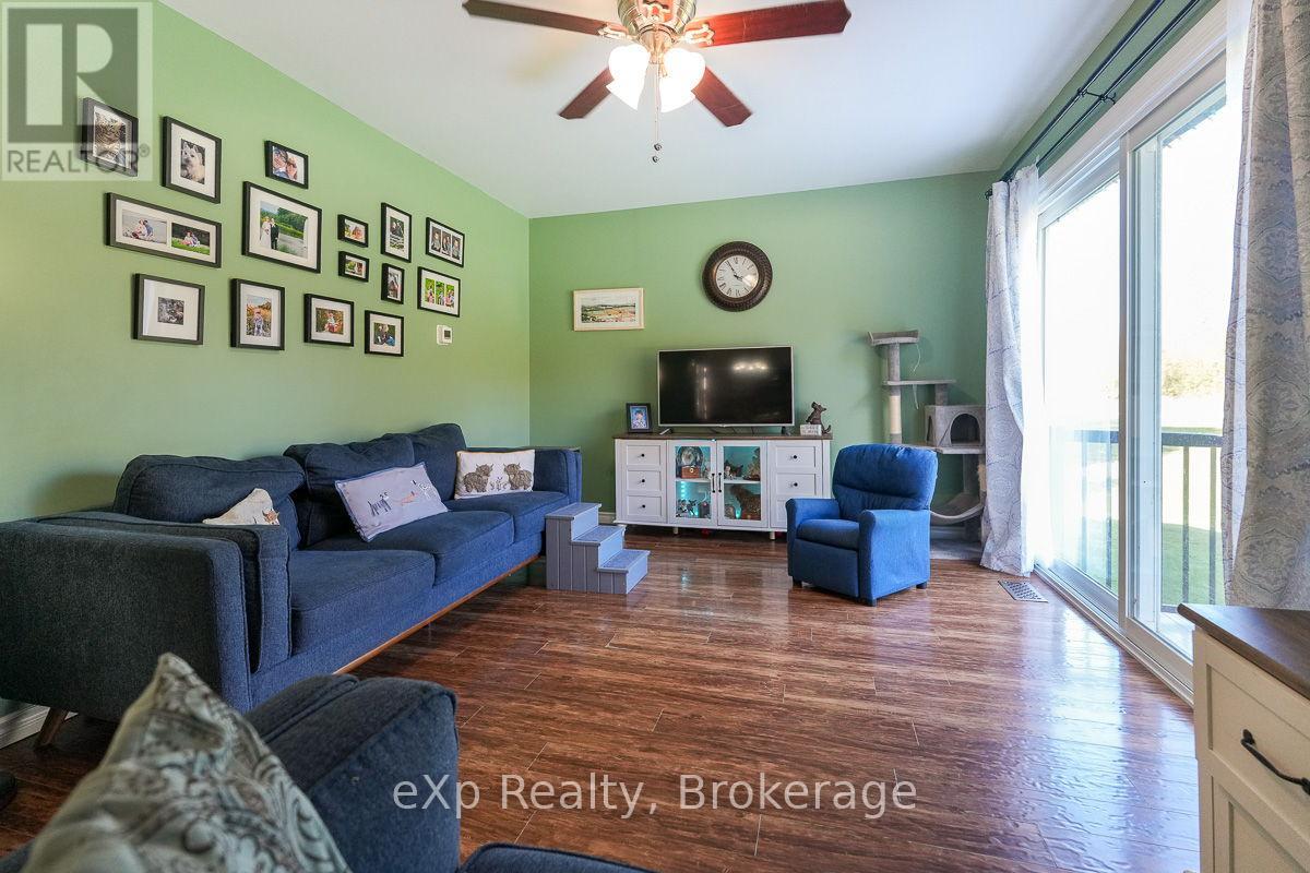 179422 Grey Road 17, Georgian Bluffs, Ontario N0H 2T0 - Photo 5 - X12814170