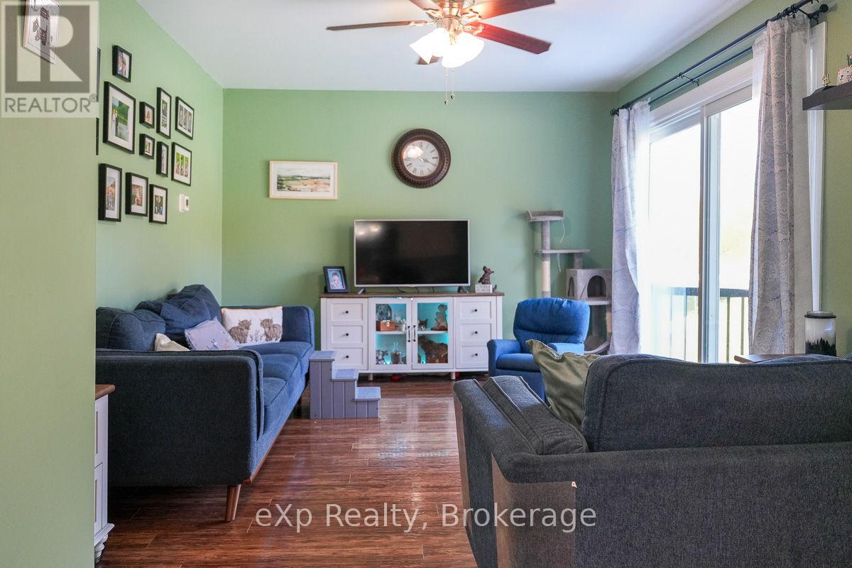 179422 Grey Road 17, Georgian Bluffs, Ontario N0H 2T0 - Photo 6 - X12814170