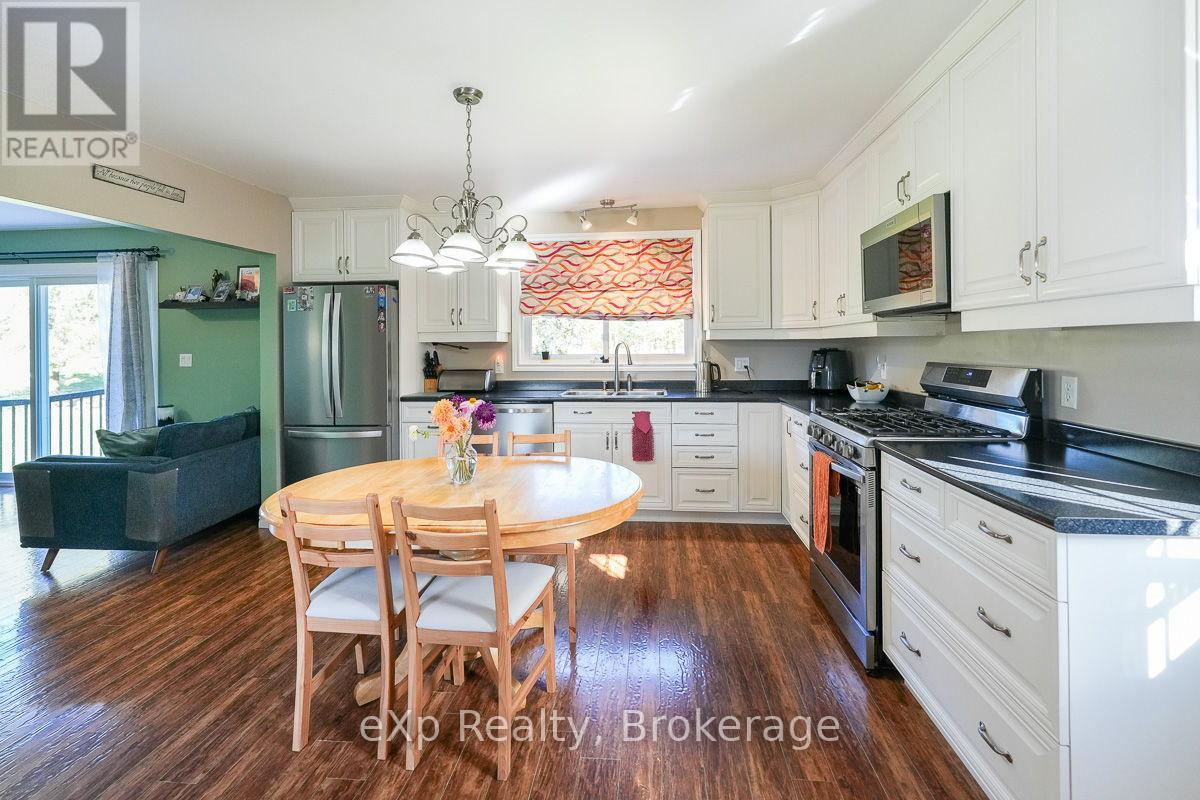 179422 Grey Road 17, Georgian Bluffs, Ontario N0H 2T0 - Photo 8 - X12814170