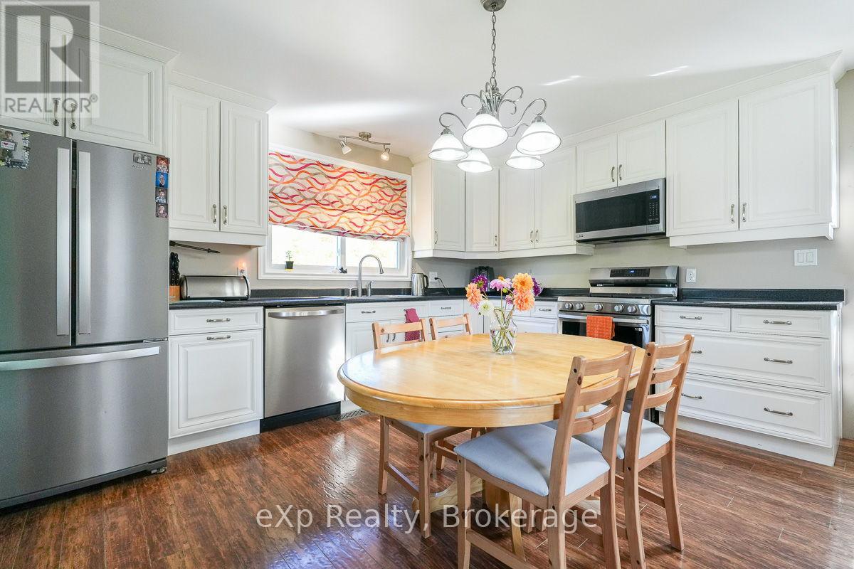 179422 Grey Road 17, Georgian Bluffs, Ontario N0H 2T0 - Photo 9 - X12814170