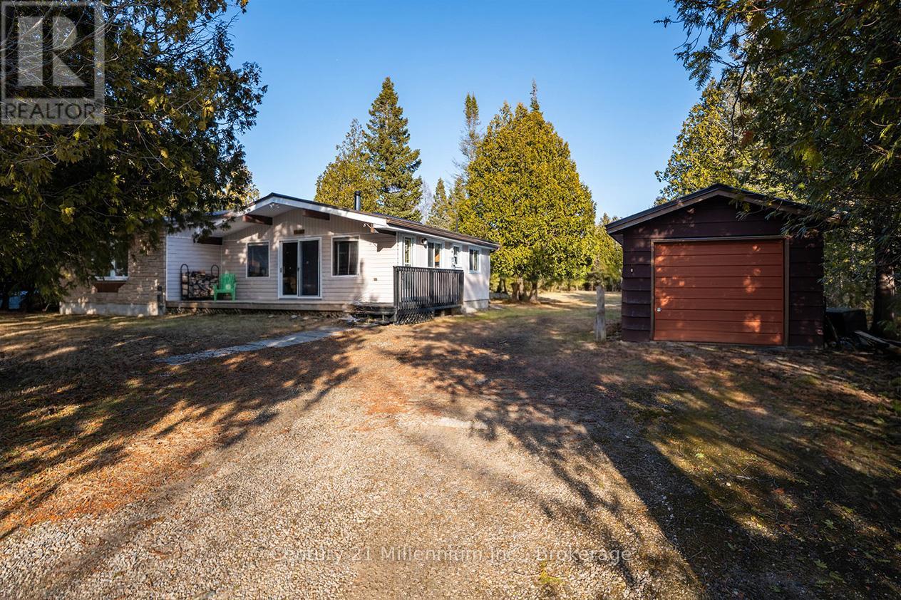 465 Shoreline Avenue, South Bruce Peninsula, Ontario N0H 2T0 - Photo 2 - X12816496