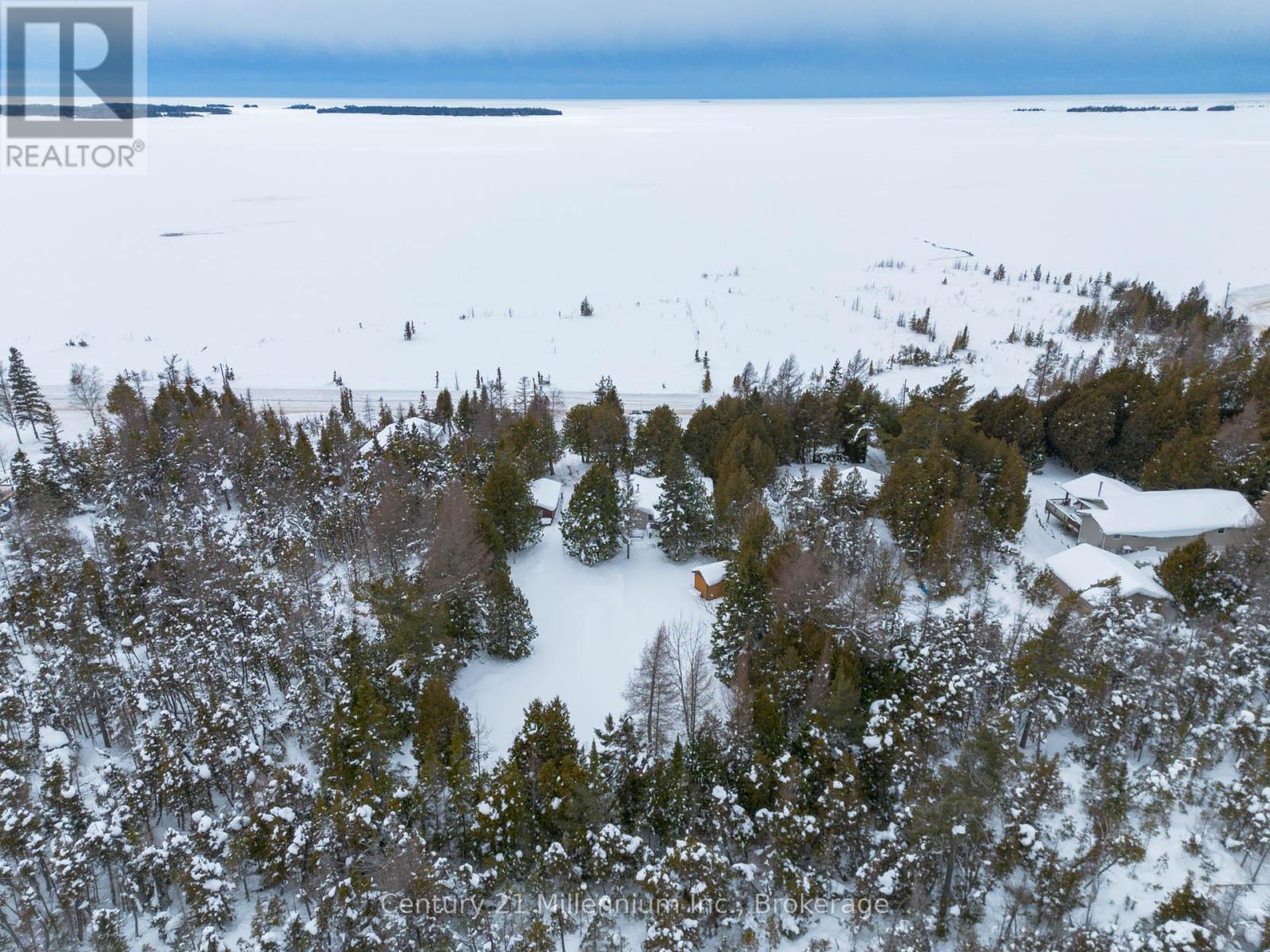 465 Shoreline Avenue, South Bruce Peninsula, Ontario N0H 2T0 - Photo 3 - X12816496