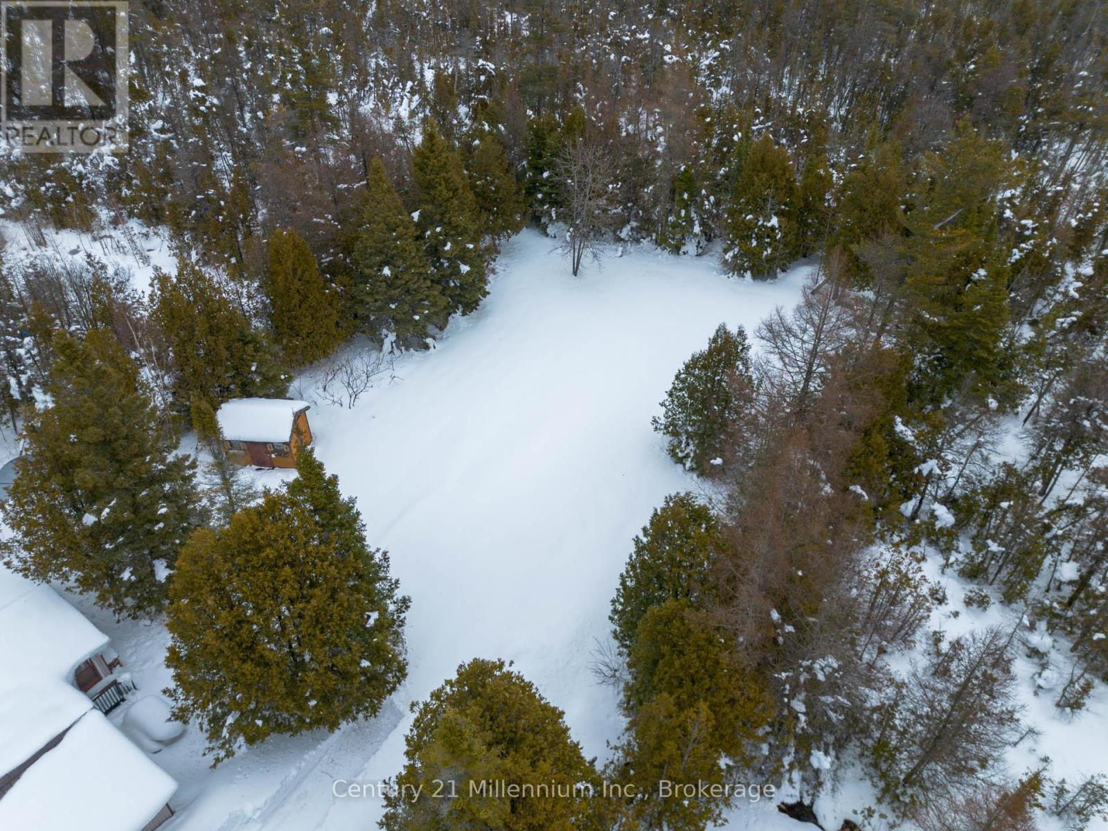 465 Shoreline Avenue, South Bruce Peninsula, Ontario N0H 2T0 - Photo 5 - X12816496