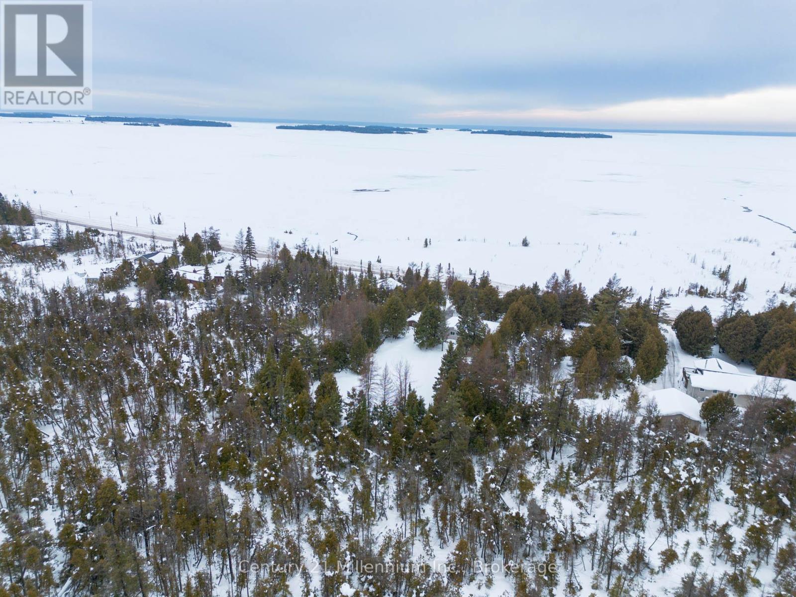 465 Shoreline Avenue, South Bruce Peninsula, Ontario N0H 2T0 - Photo 7 - X12816496