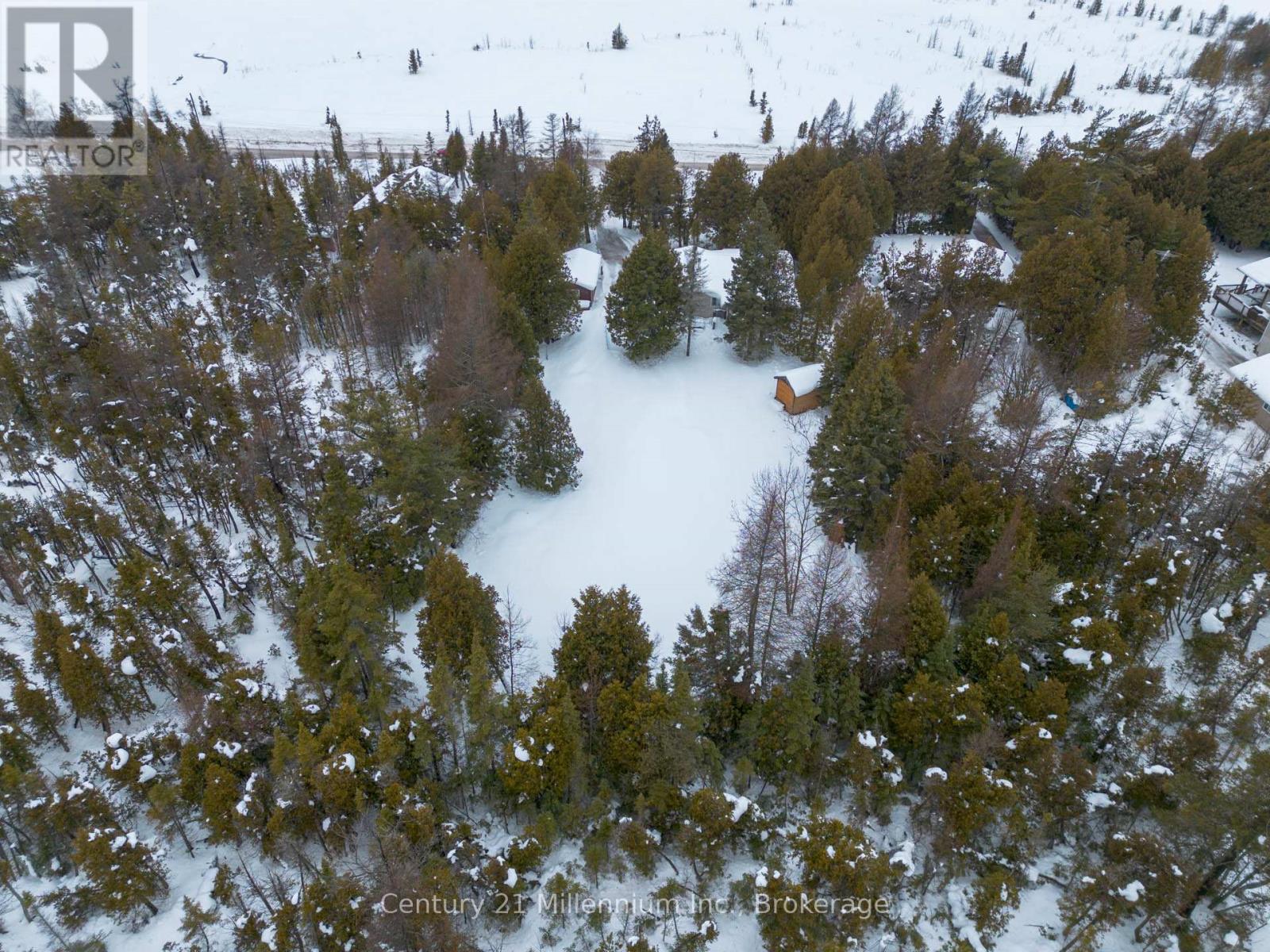 465 Shoreline Avenue, South Bruce Peninsula, Ontario N0H 2T0 - Photo 8 - X12816496