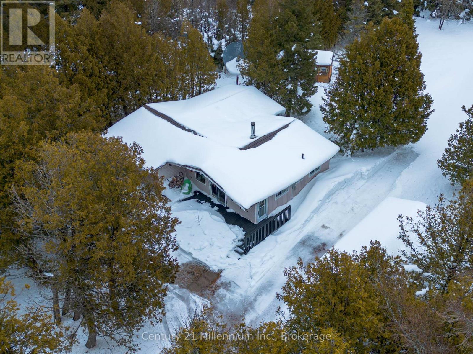 465 Shoreline Avenue, South Bruce Peninsula, Ontario N0H 2T0 - Photo 9 - X12816496