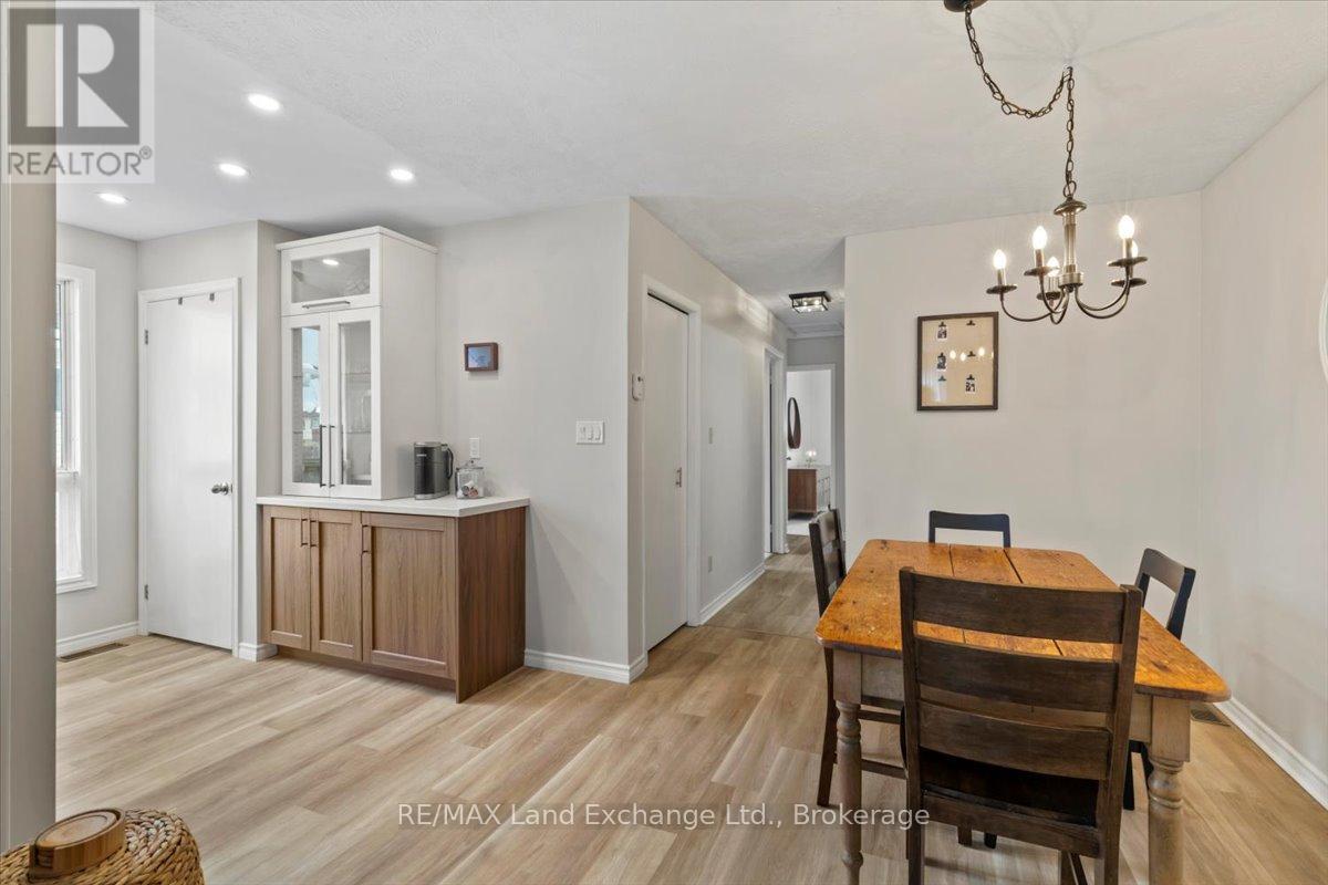 283 Bricker Street, Saugeen Shores, Ontario N0H 2C1 - Photo 6 - X12823962