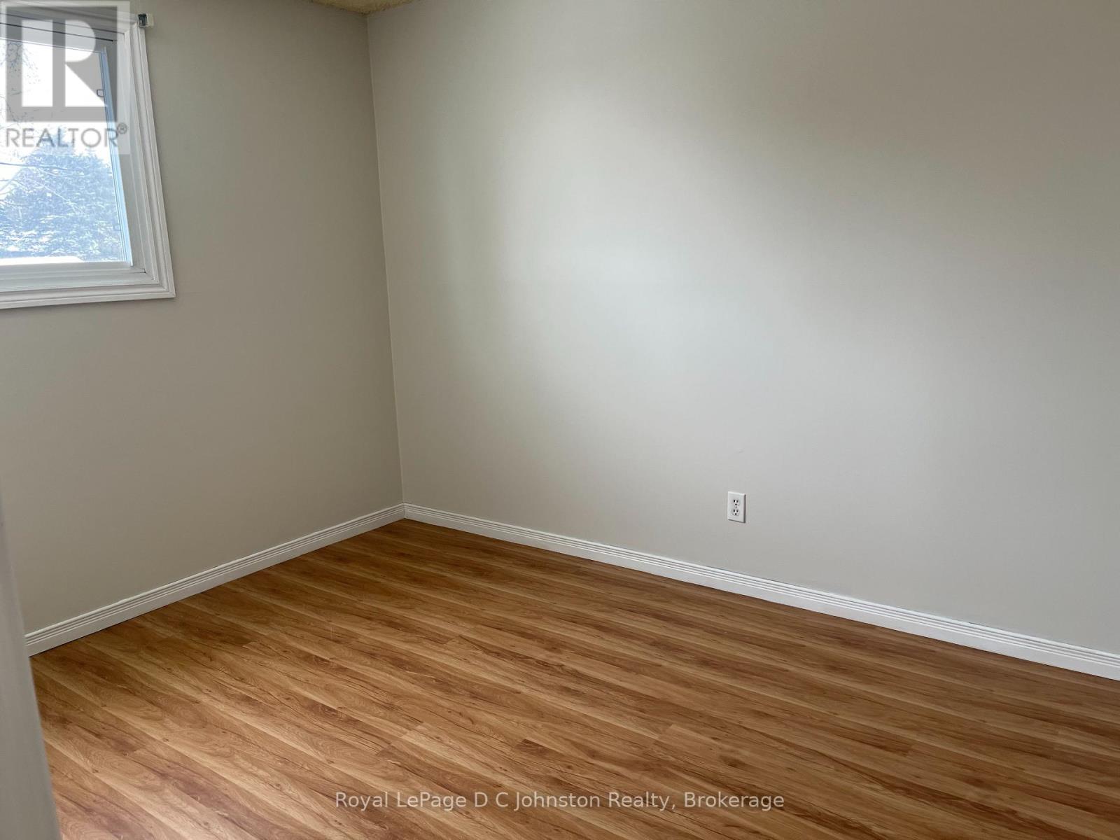 306 - 229 Adelaide Street, Saugeen Shores, Ontario N0H 2L0 - Photo 9 - X12825770