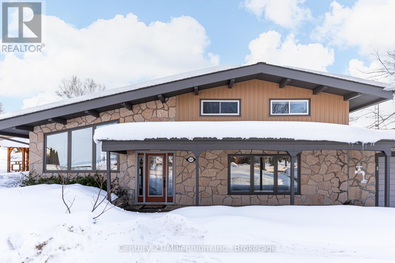 537 George Street, South Bruce Peninsula, Ontario N0H 2T0 - Photo 6 - X12835918