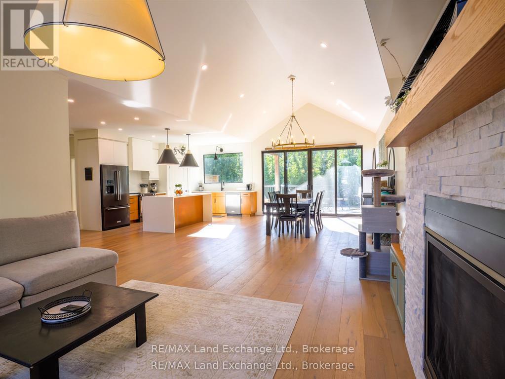 72 Ottawa Avenue, Saugeen Shores, Ontario N0H 2L0 - Photo 7 - X12836282