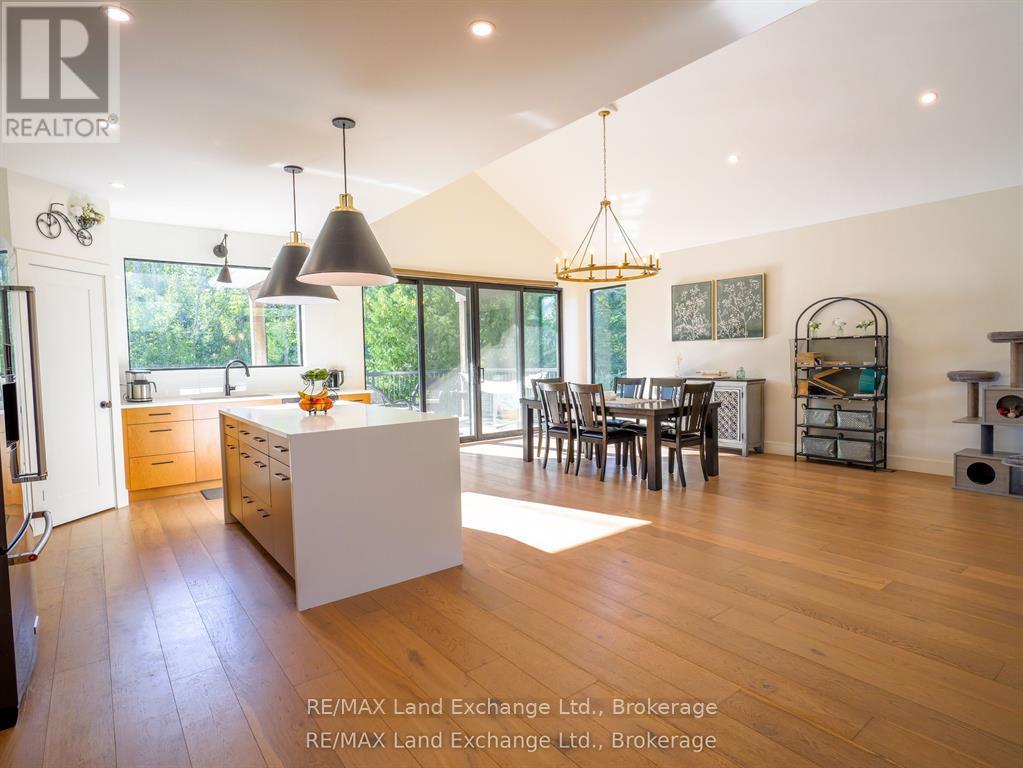 72 Ottawa Avenue, Saugeen Shores, Ontario N0H 2L0 - Photo 9 - X12836282