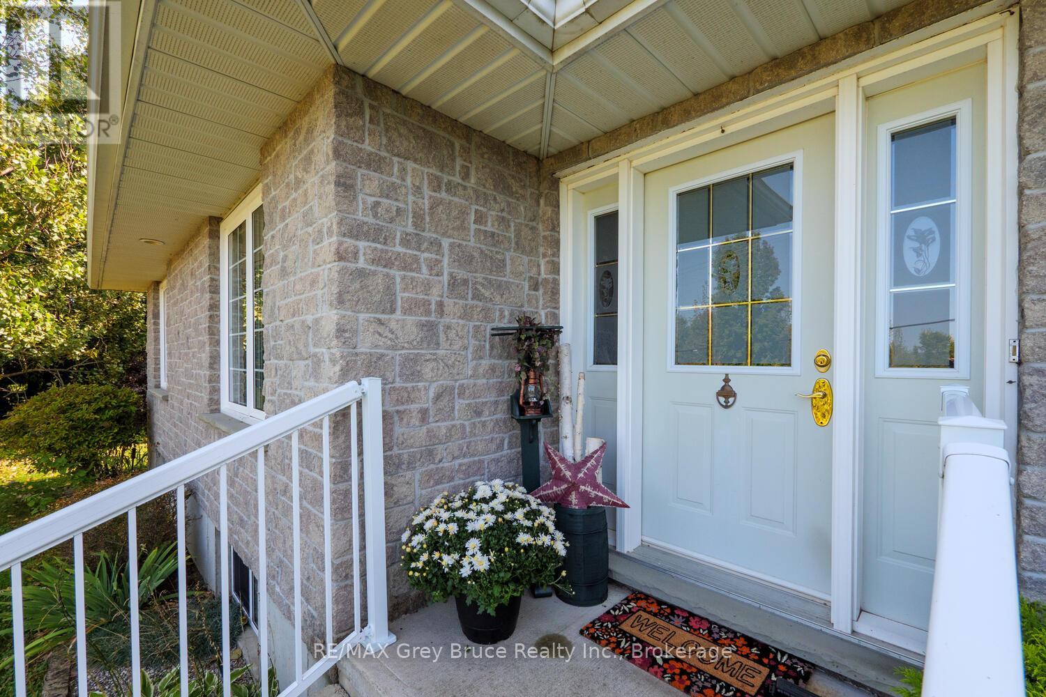 501204 Grey Road 1, Georgian Bluffs, Ontario N0H 2T0 - Photo 4 - X12844972