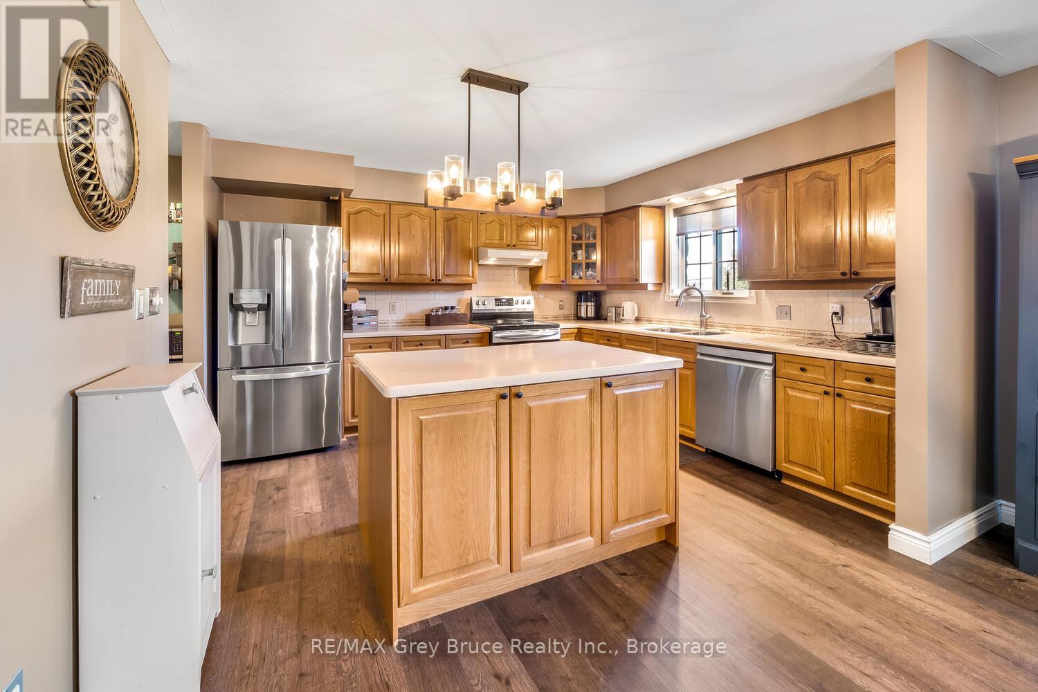 501204 Grey Road 1, Georgian Bluffs, Ontario N0H 2T0 - Photo 8 - X12844972