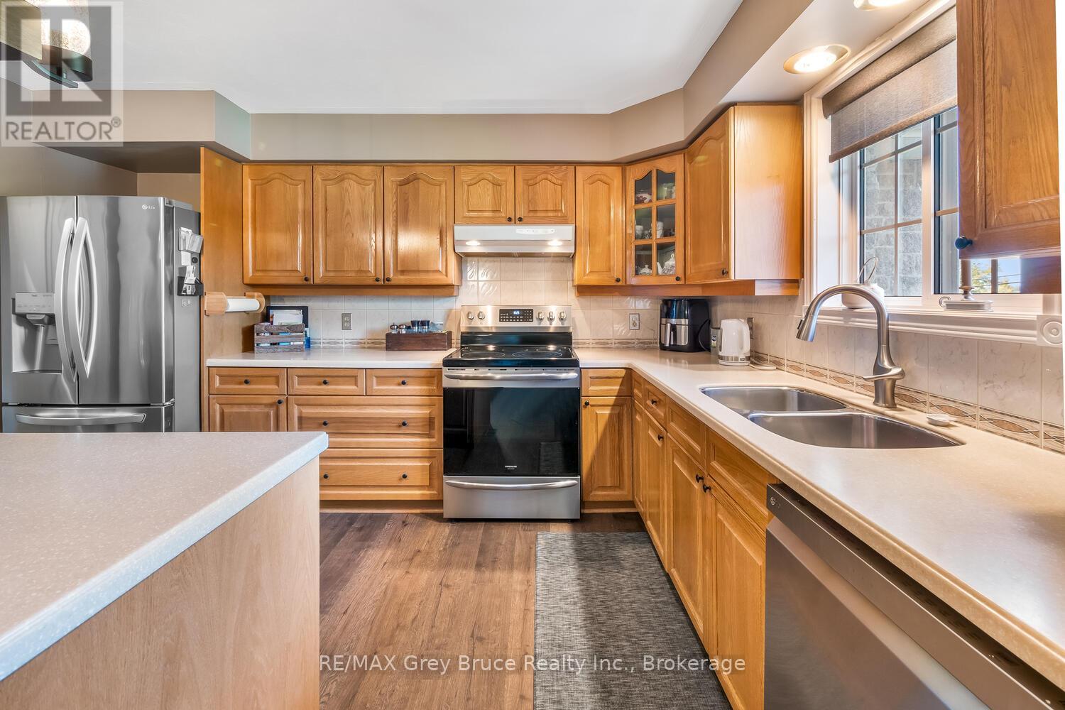 501204 Grey Road 1, Georgian Bluffs, Ontario N0H 2T0 - Photo 9 - X12844972