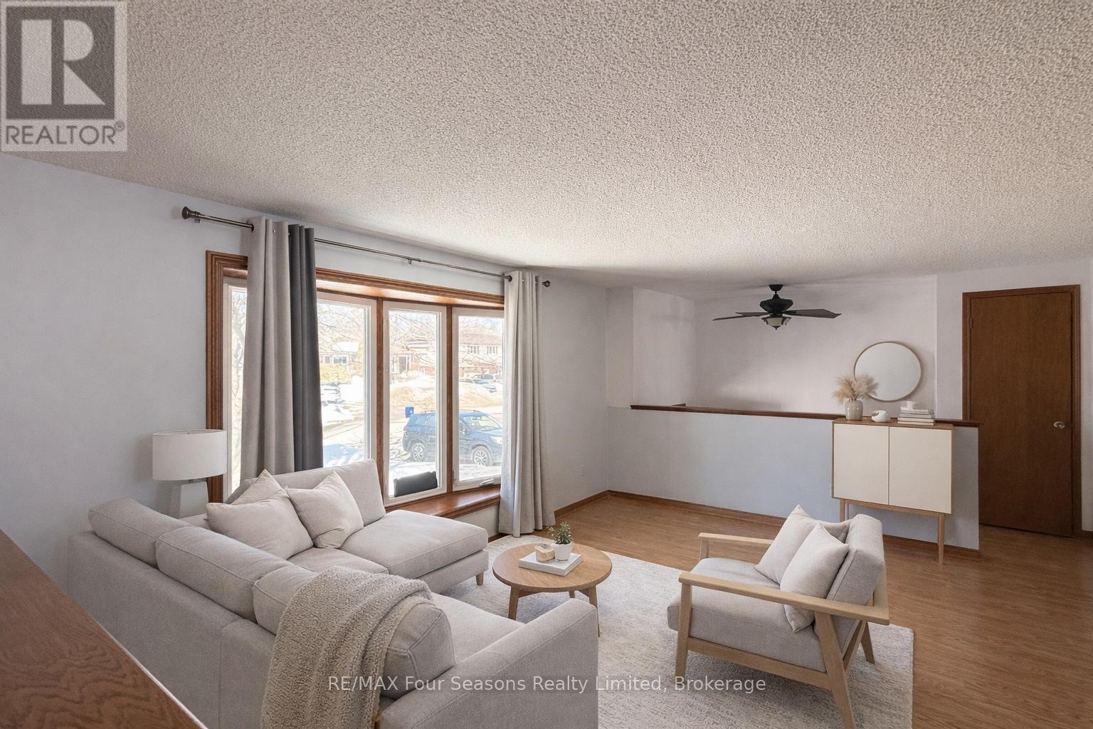 317 Bricker Street, Saugeen Shores, Ontario N0H 2C1 - Photo 6 - X12847768