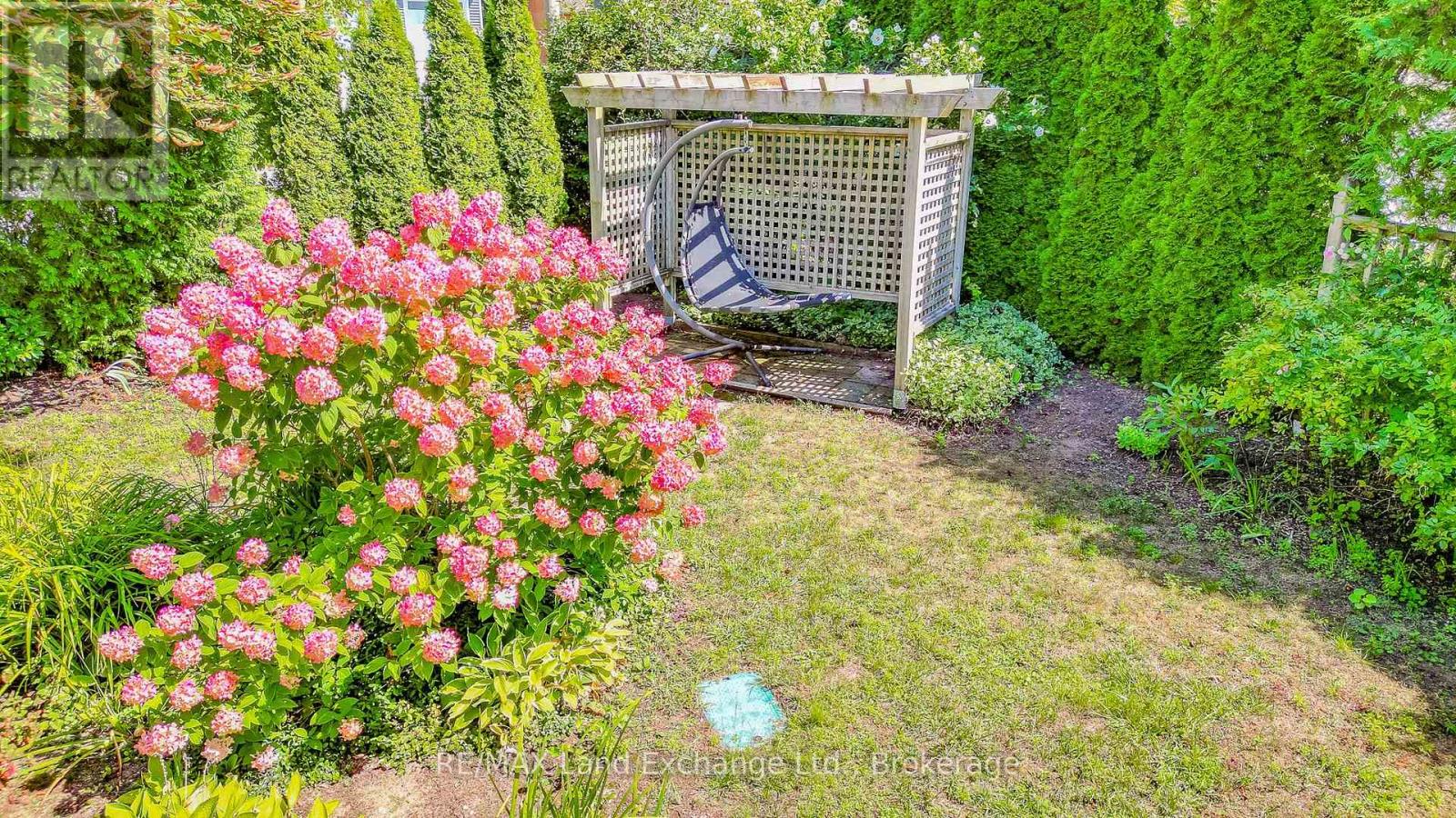 215 Island Street, Saugeen Shores, Ontario N0H 2L0 - Photo 6 - X12848256