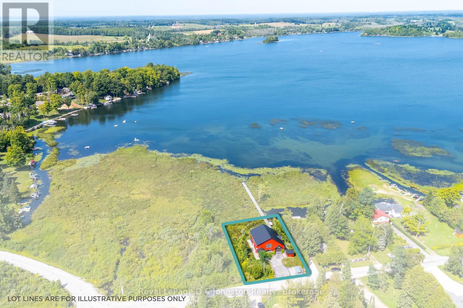 11 Lake Drive, South Bruce Peninsula, Ontario N0H 1A0 - Photo 2 - X12850818