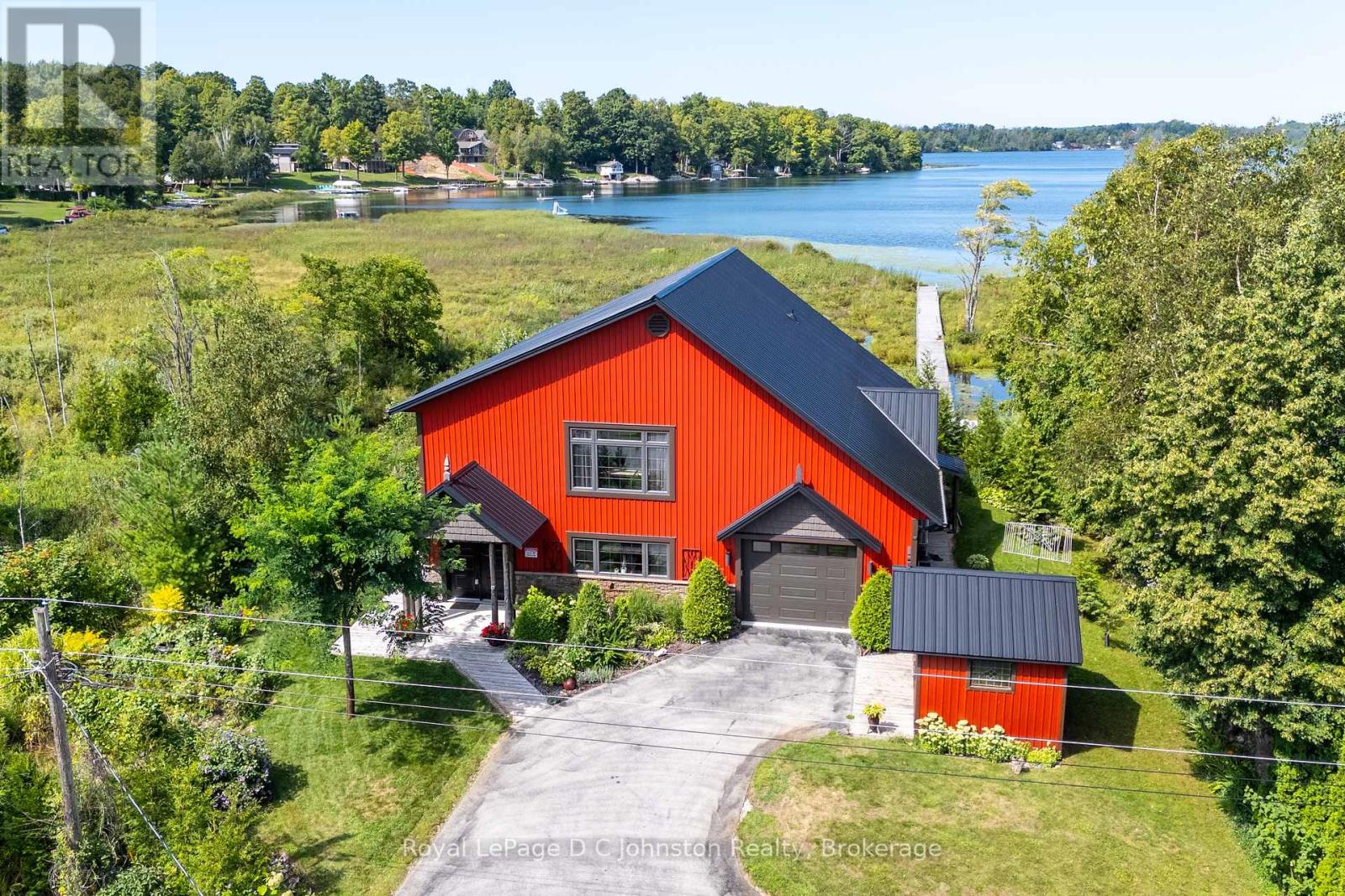 11 Lake Drive, South Bruce Peninsula, Ontario N0H 1A0 - Photo 4 - X12850818