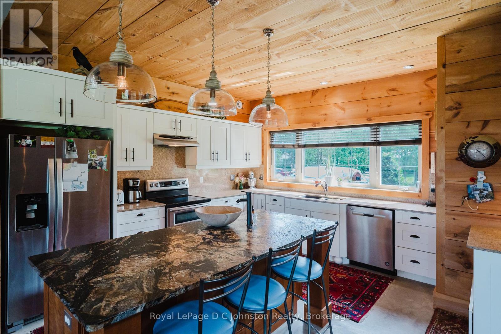 11 Lake Drive, South Bruce Peninsula, Ontario N0H 1A0 - Photo 8 - X12850818