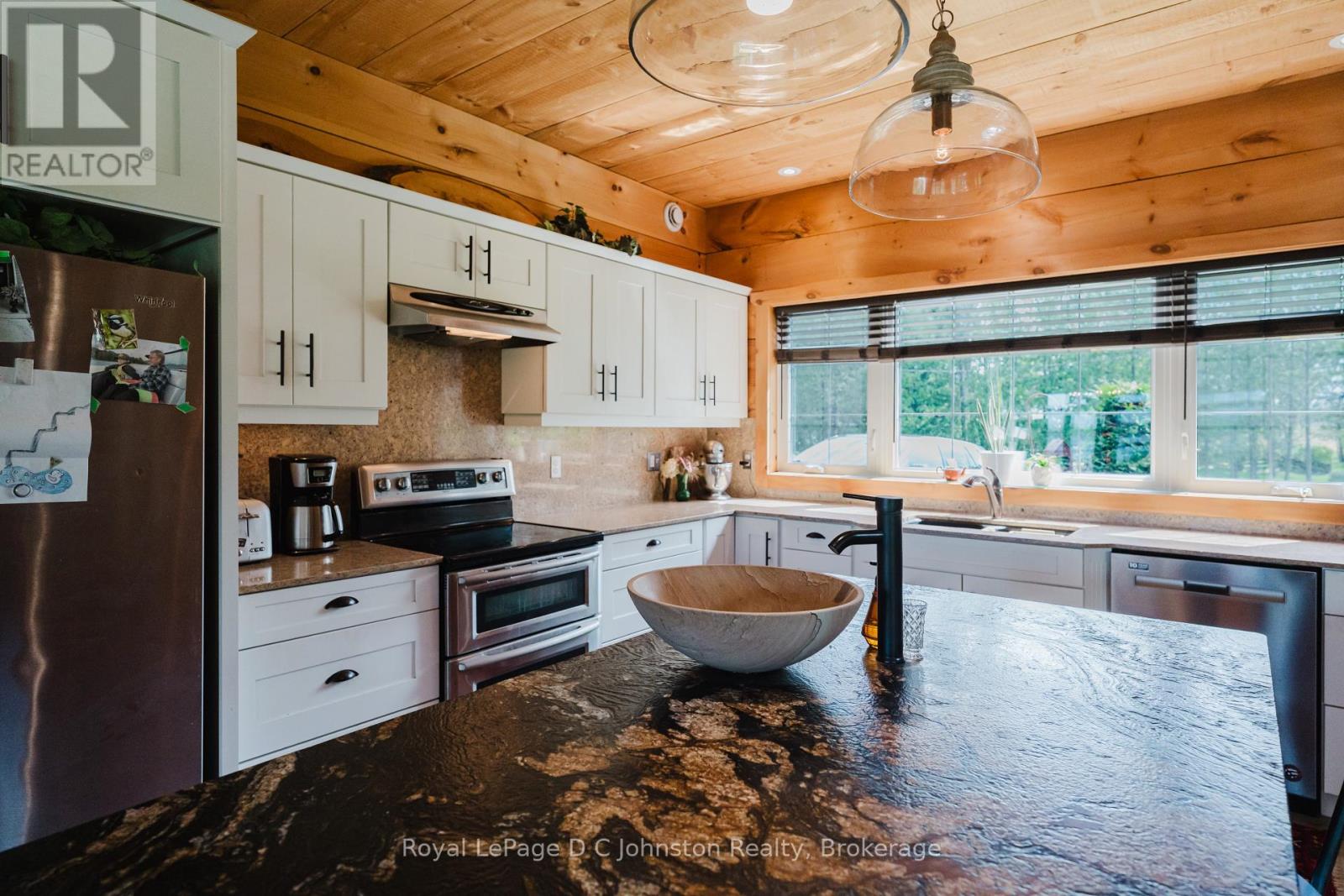 11 Lake Drive, South Bruce Peninsula, Ontario N0H 1A0 - Photo 9 - X12850818