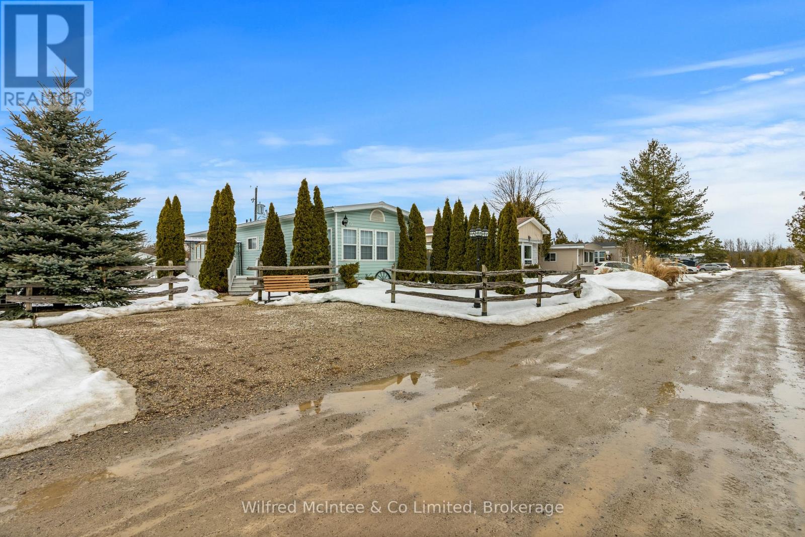 70 Applewood Boulevard, Kincardine, Ontario N0H 2T0 - Photo 7 - X12868156