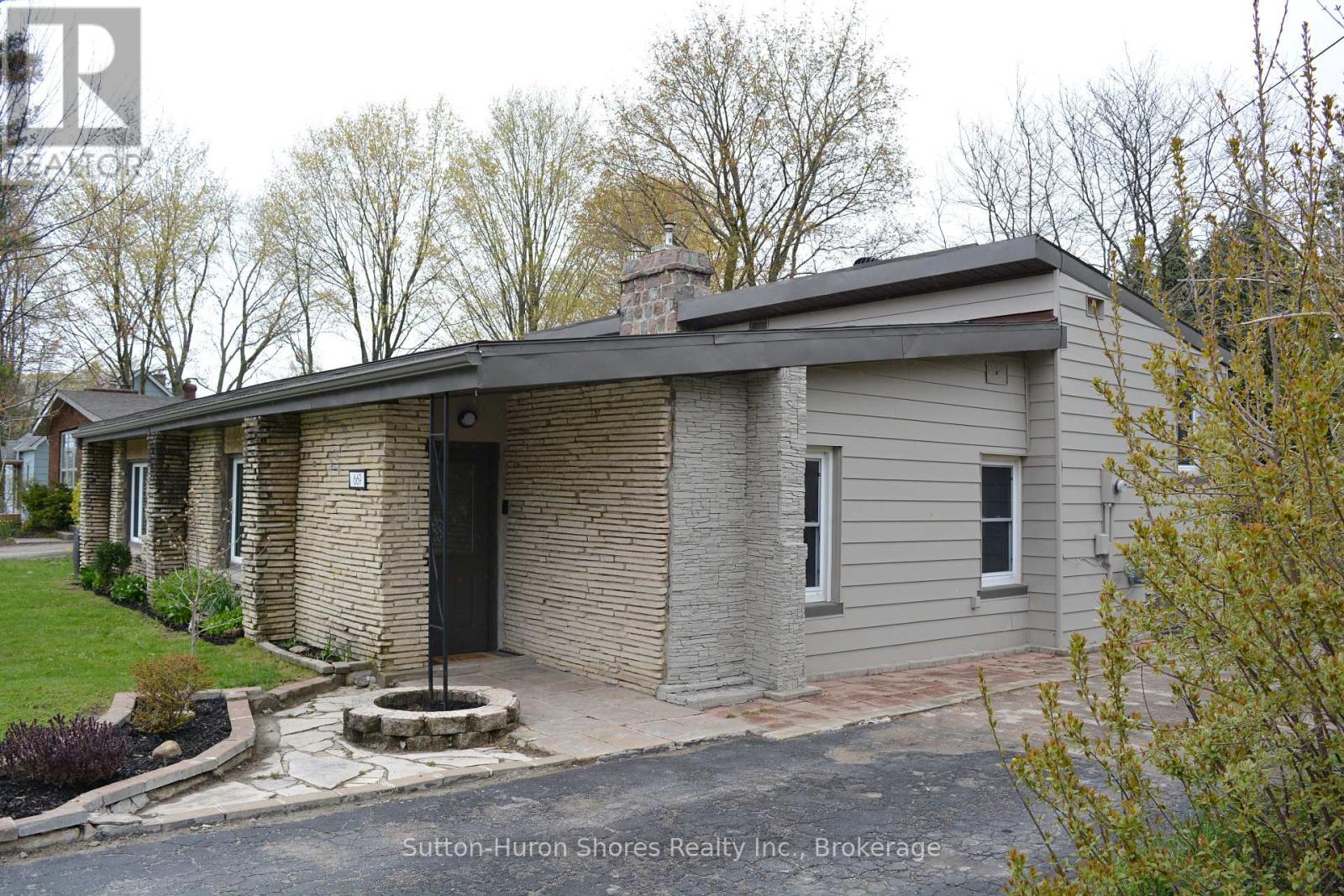 669 Louis Street, Saugeen Shores, Ontario N0H 2C4 - Photo 3 - X12874376