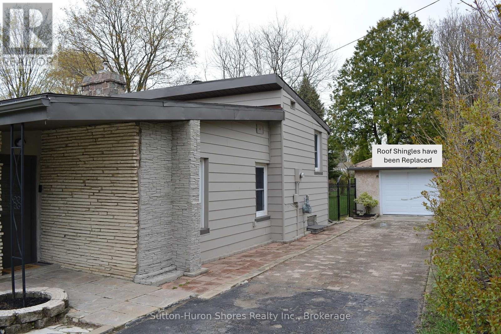 669 Louis Street, Saugeen Shores, Ontario N0H 2C4 - Photo 4 - X12874376