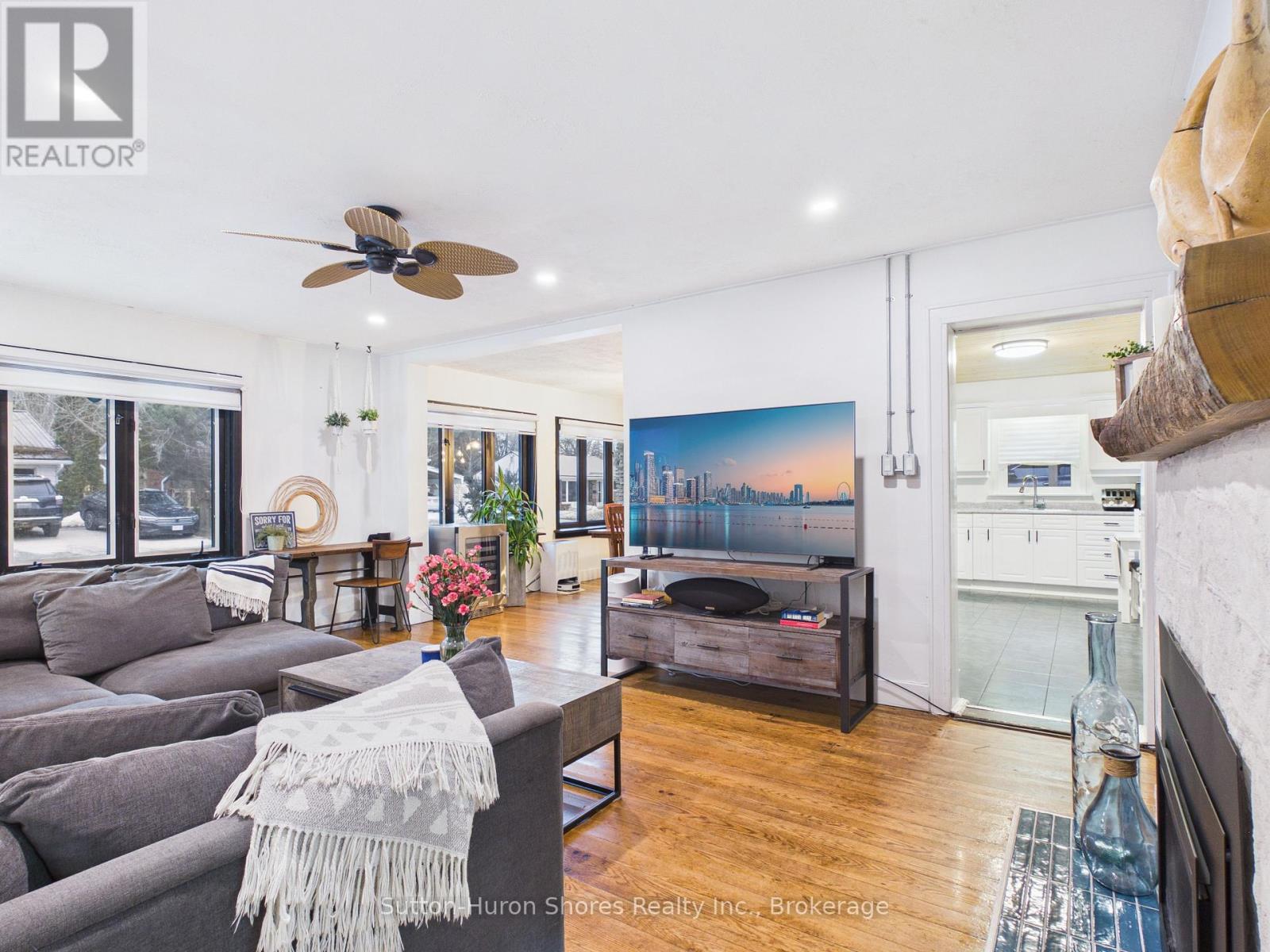 669 Louis Street, Saugeen Shores, Ontario N0H 2C4 - Photo 7 - X12874376