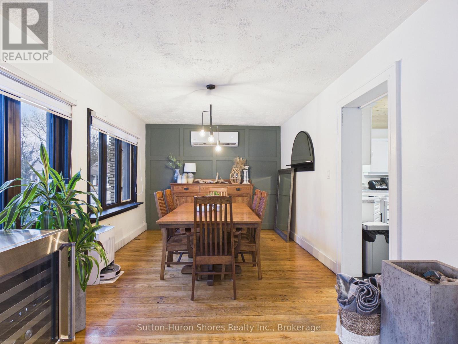 669 Louis Street, Saugeen Shores, Ontario N0H 2C4 - Photo 8 - X12874376