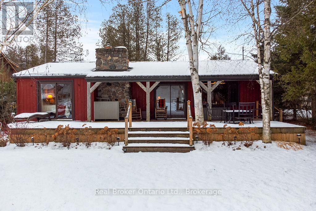 111 Wilson Drive, Georgian Bluffs, Ontario N0H 2T0 - Photo 4 - X12877764
