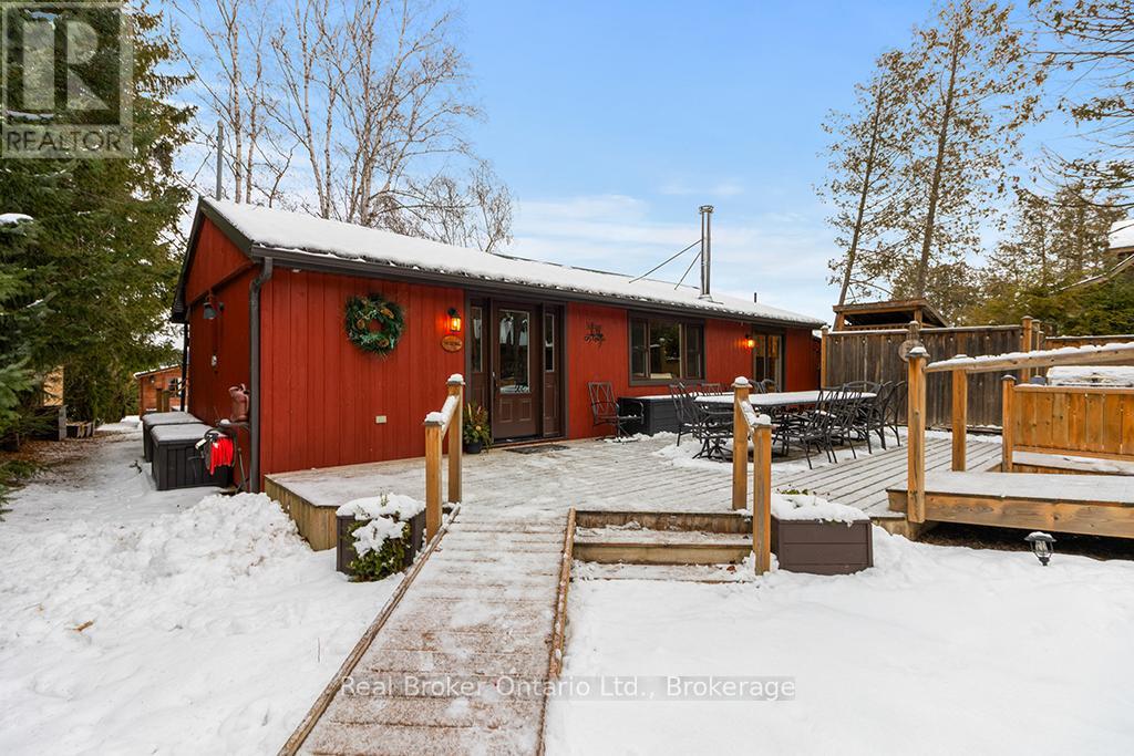 111 Wilson Drive, Georgian Bluffs, Ontario N0H 2T0 - Photo 6 - X12877764