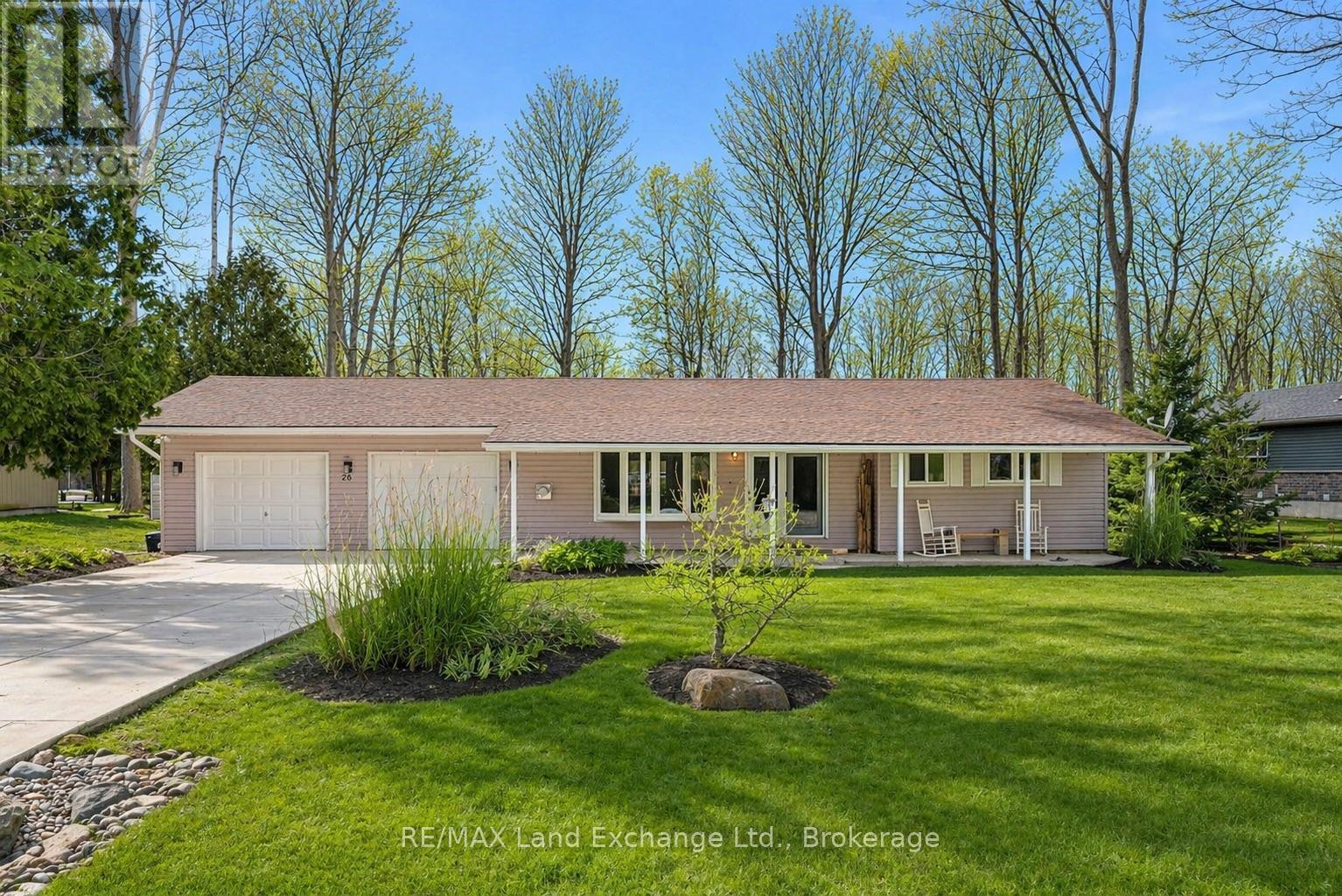 26 Mapleport Crescent, South Bruce Peninsula, Ontario N0H 2G0 - Photo 1 - X12878268