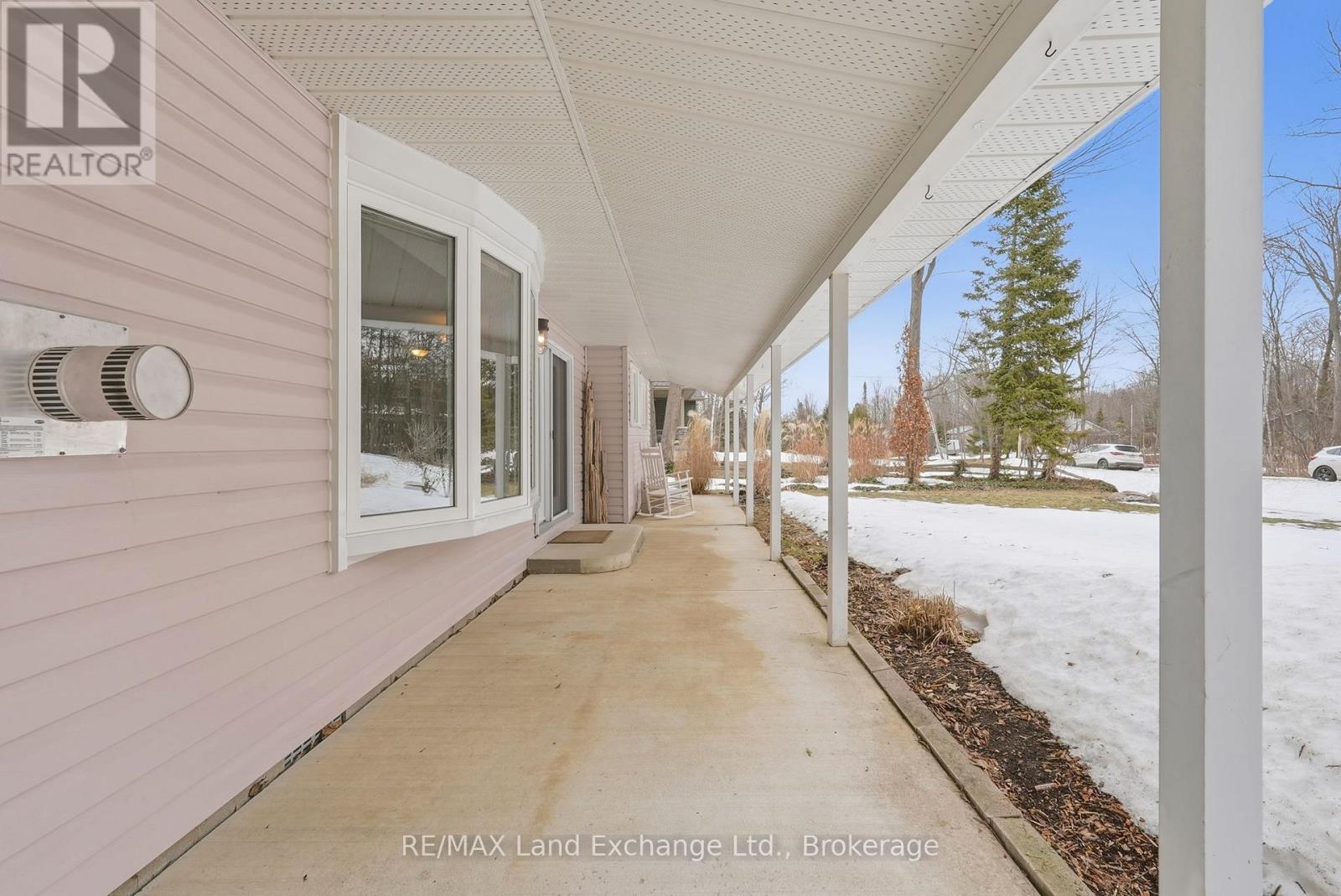 26 Mapleport Crescent, South Bruce Peninsula, Ontario N0H 2G0 - Photo 4 - X12878268