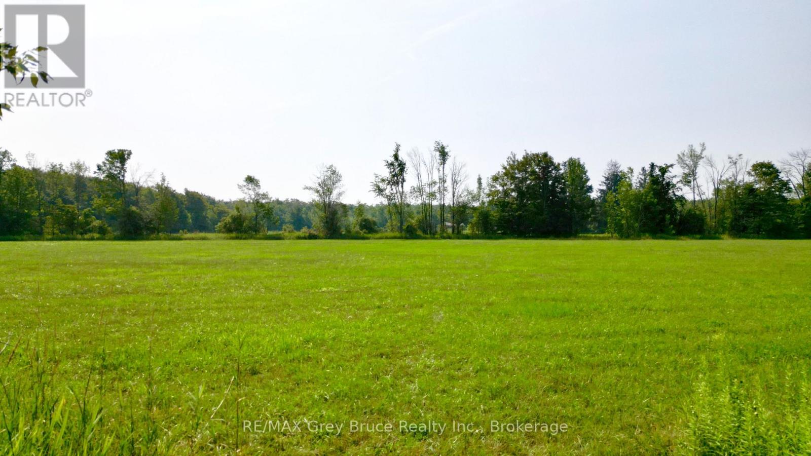 61 Crawford Drive, South Bruce Peninsula, Ontario N0H 2T0 - Photo 2 - X12878760