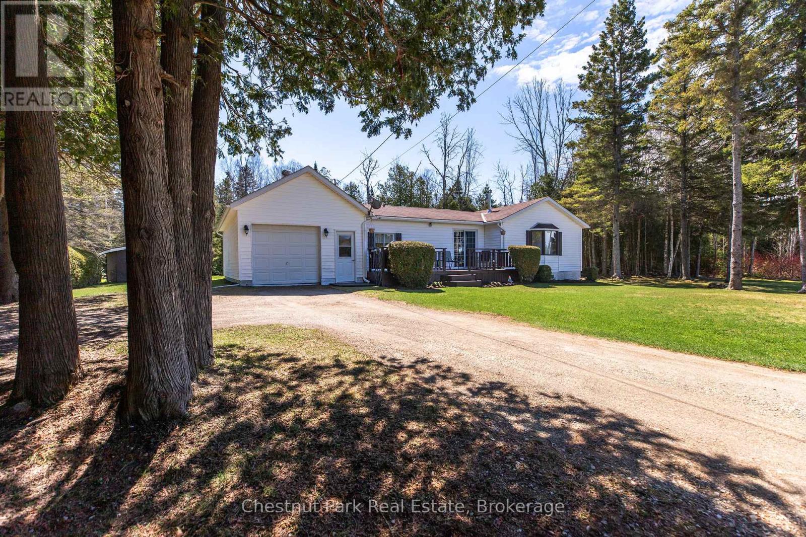 187 Warner Bay Road, Northern Bruce Peninsula, Ontario N0H 2R0 - Photo 2 - X12879844