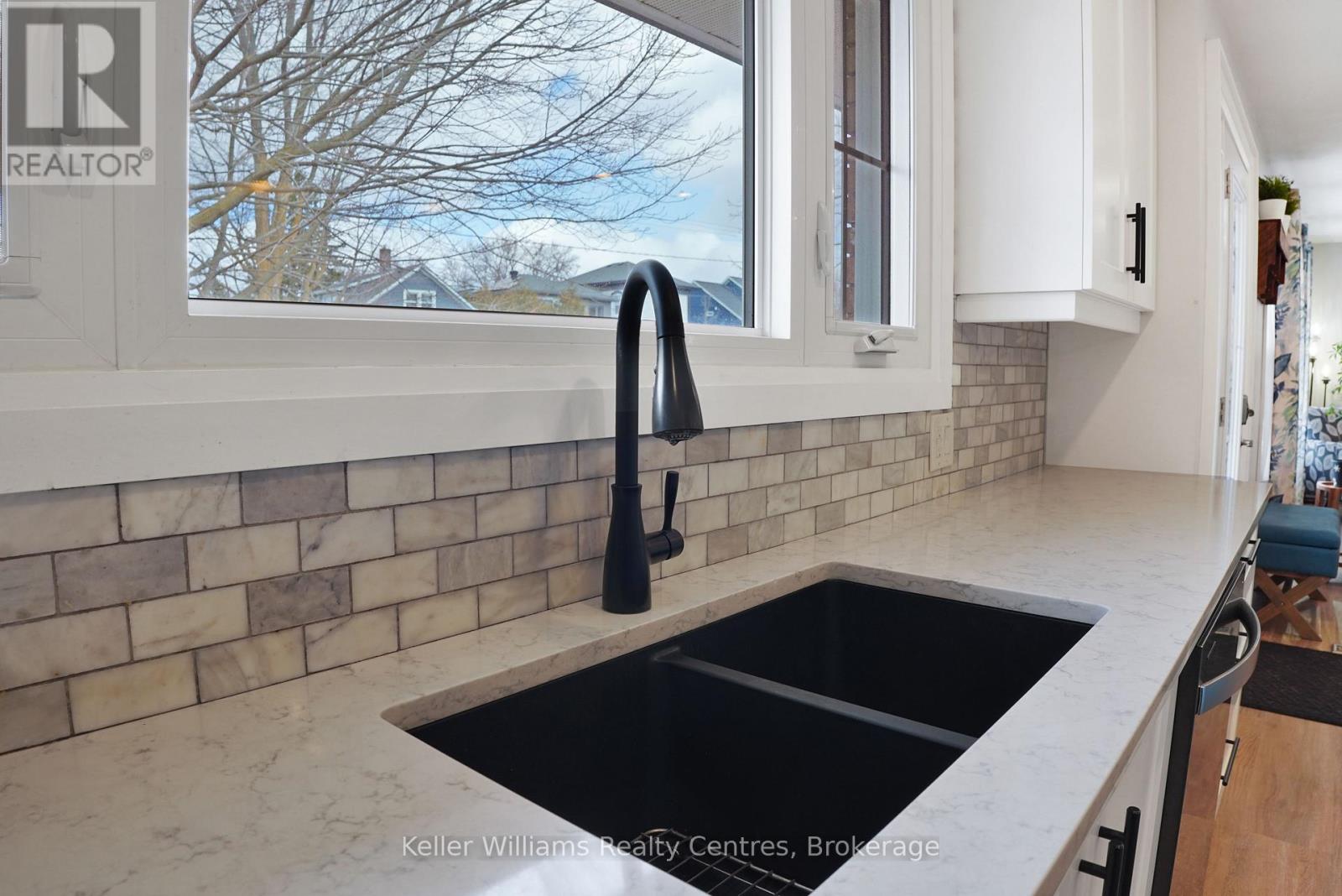 458 Market Street, Saugeen Shores, Ontario N0H 2C2 - Photo 9 - X12888222