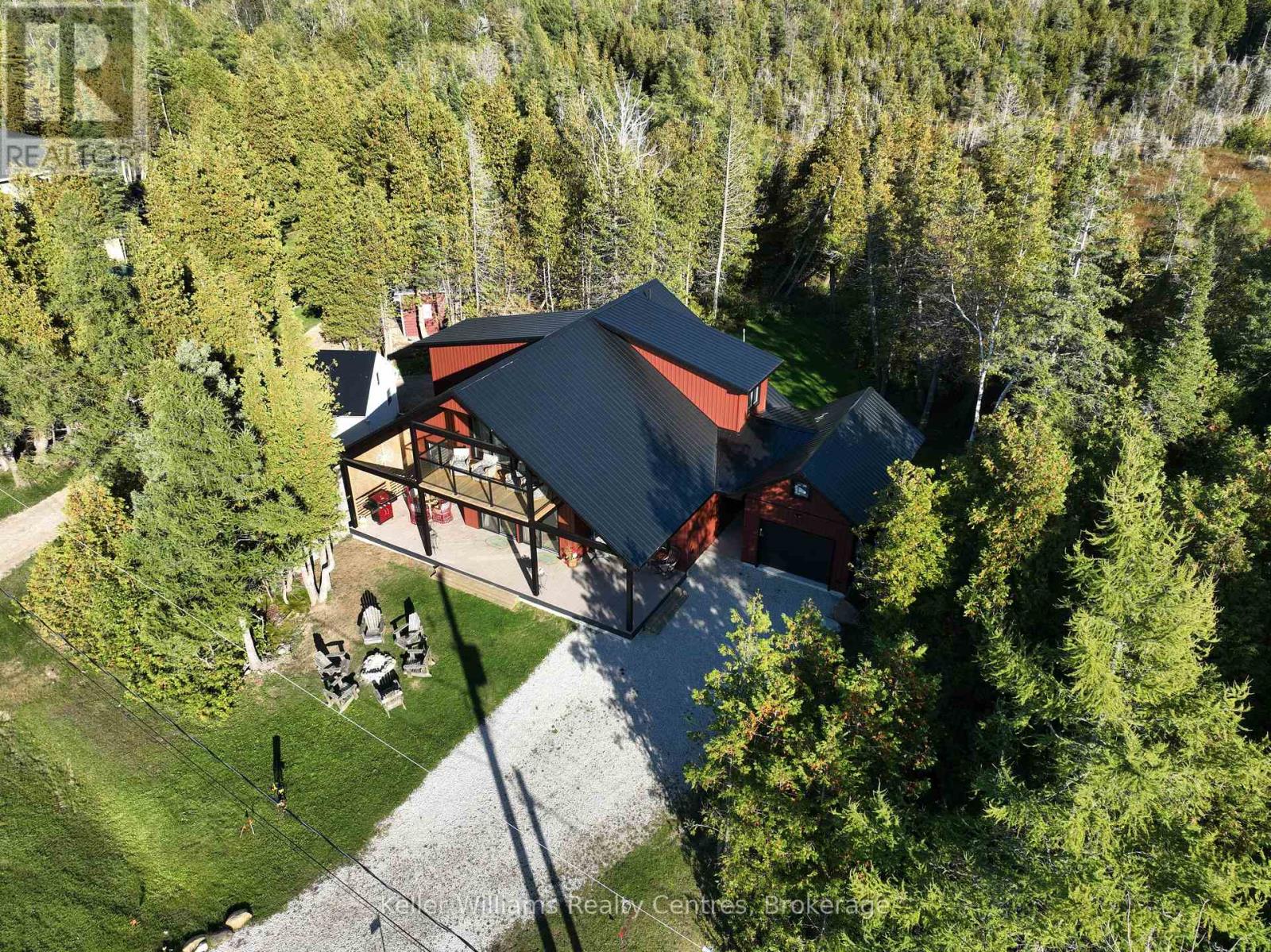 315 Shoreline Avenue, South Bruce Peninsula, Ontario N0H 2T0 - Photo 3 - X12896078