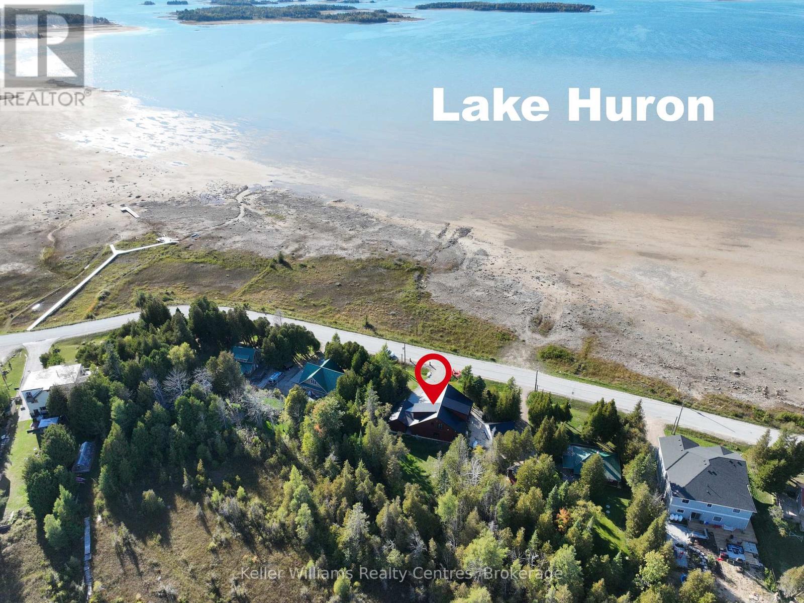 315 Shoreline Avenue, South Bruce Peninsula, Ontario N0H 2T0 - Photo 4 - X12896078