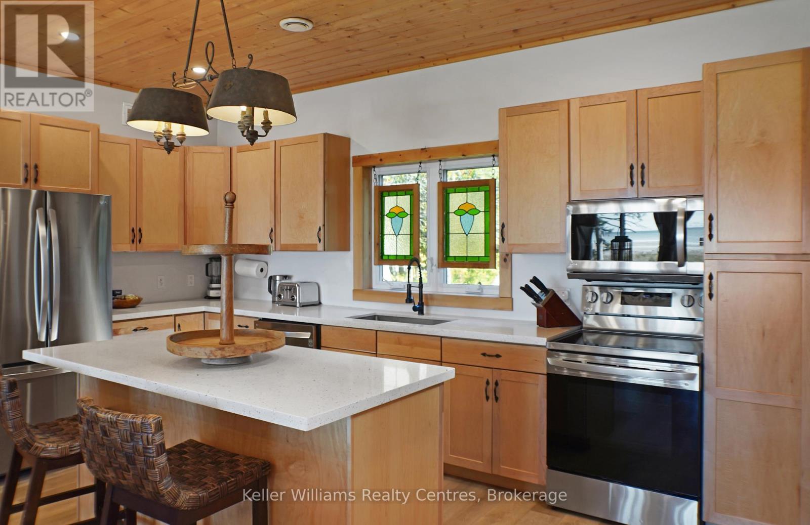 315 Shoreline Avenue, South Bruce Peninsula, Ontario N0H 2T0 - Photo 8 - X12896078