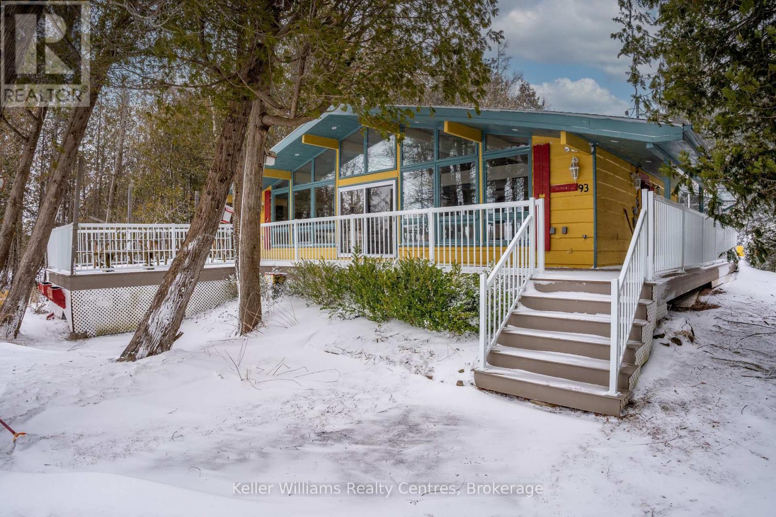 93 Shoreline Avenue, South Bruce Peninsula, Ontario N0H 2T0 - Photo 5 - X12901554