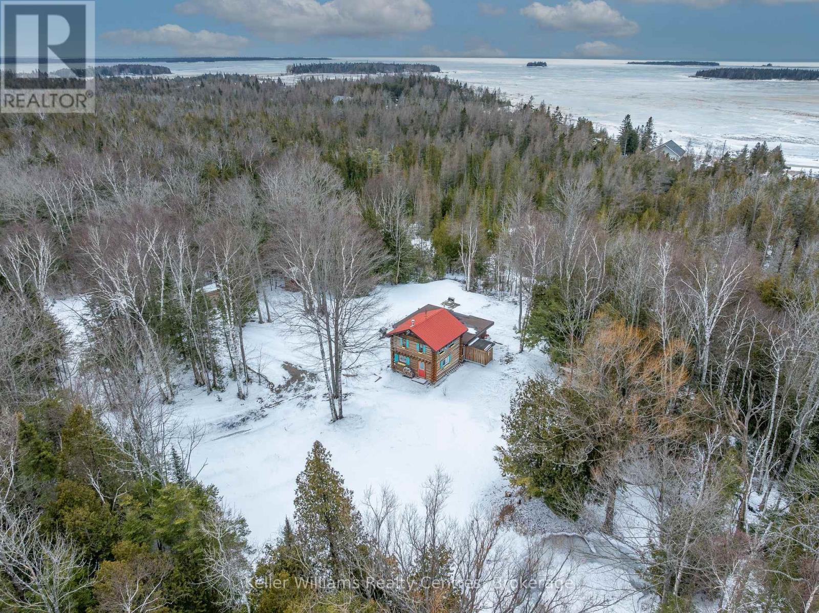 31 Montrose Street, South Bruce Peninsula, Ontario N0H 2T0 - Photo 1 - X12901562