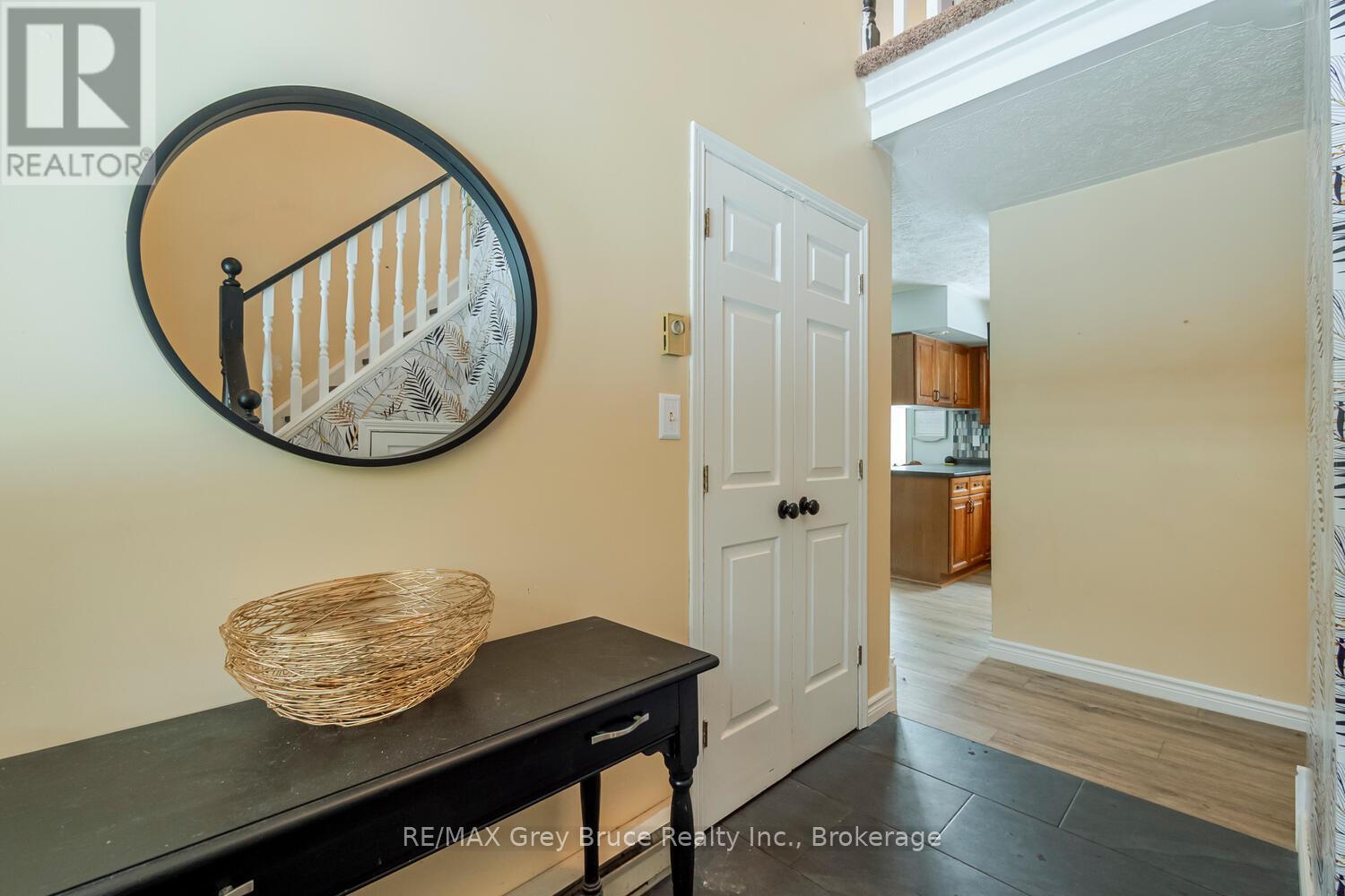 6 Kirkland Place, South Bruce Peninsula, Ontario N0H 2G0 - Photo 4 - X12909674